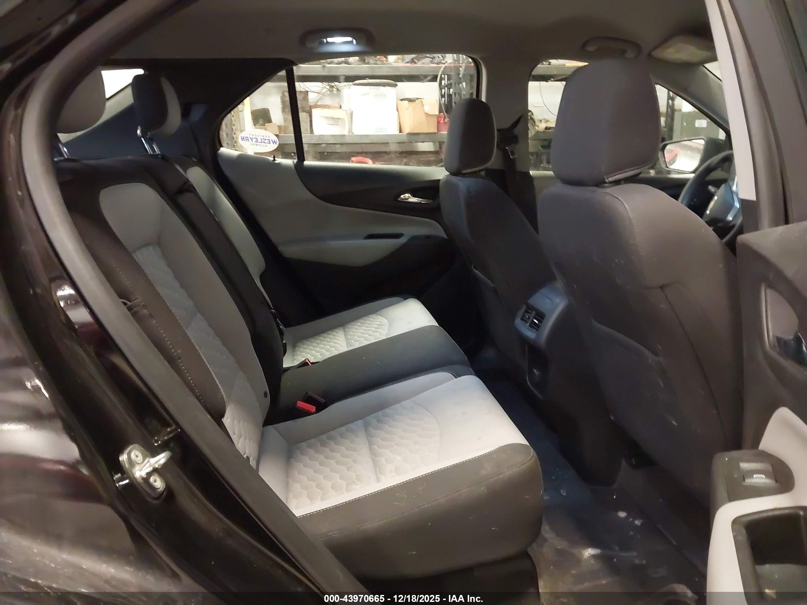 CHEVROLET EQUINOX image 8
