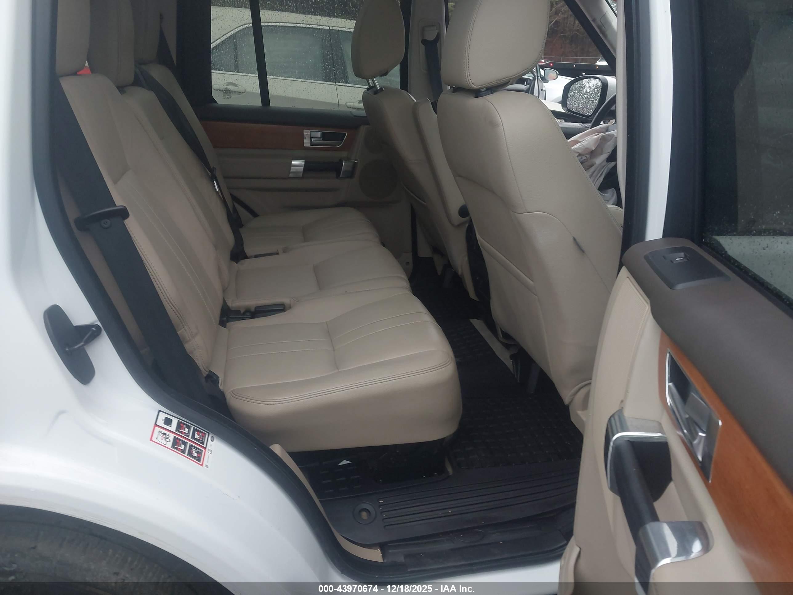 LAND ROVER image 8