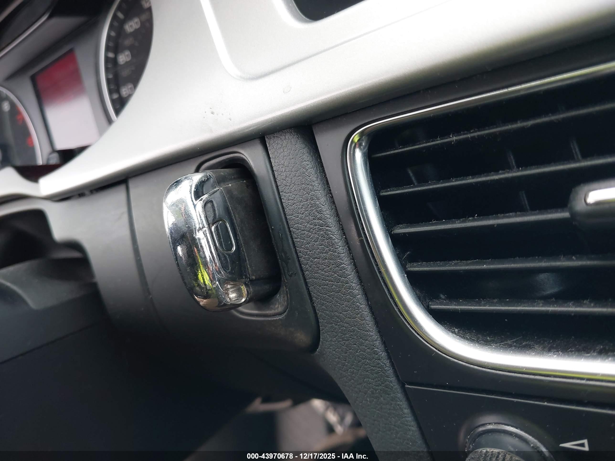 AUDI A4 image 11