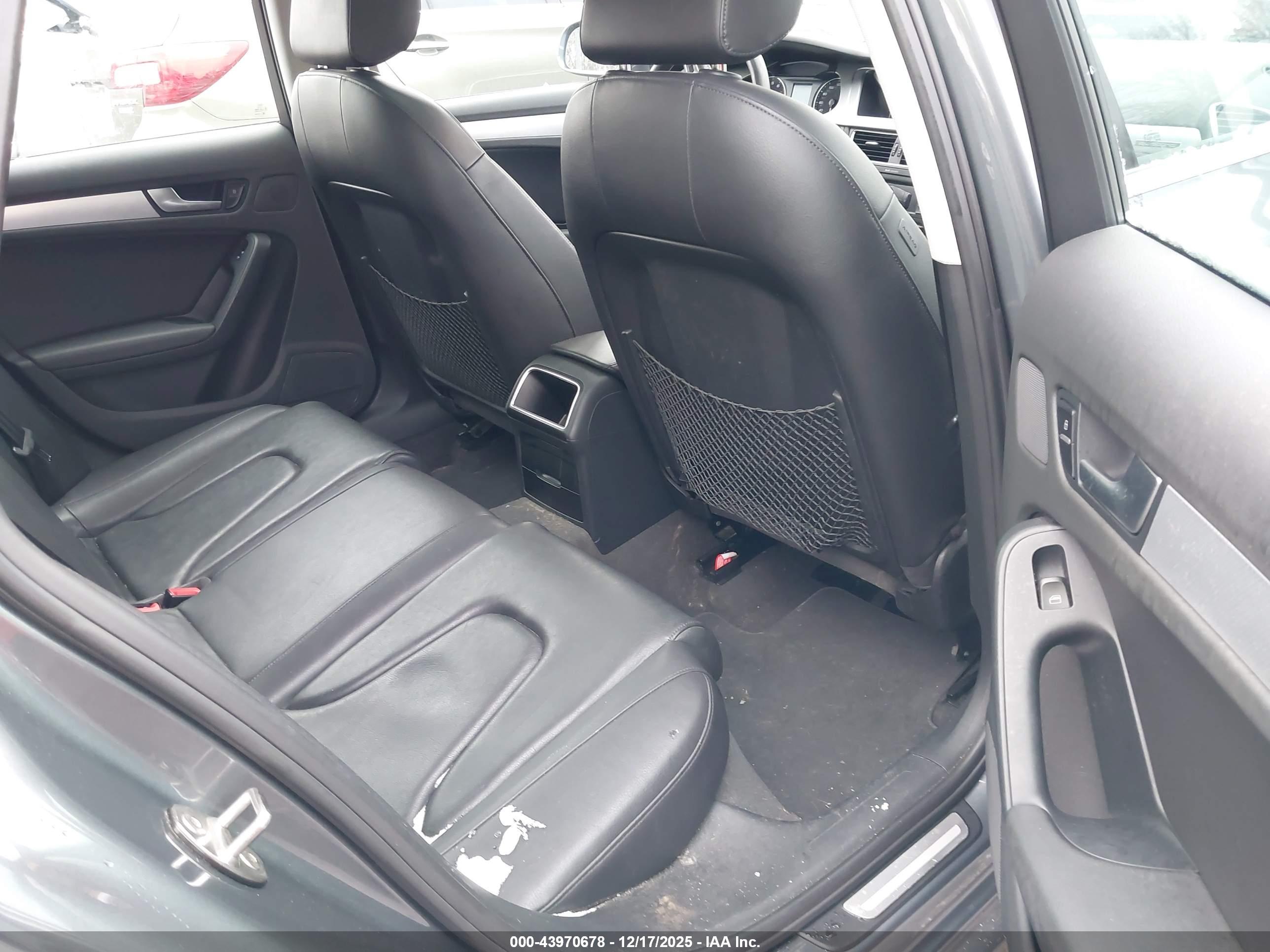 AUDI A4 image 8