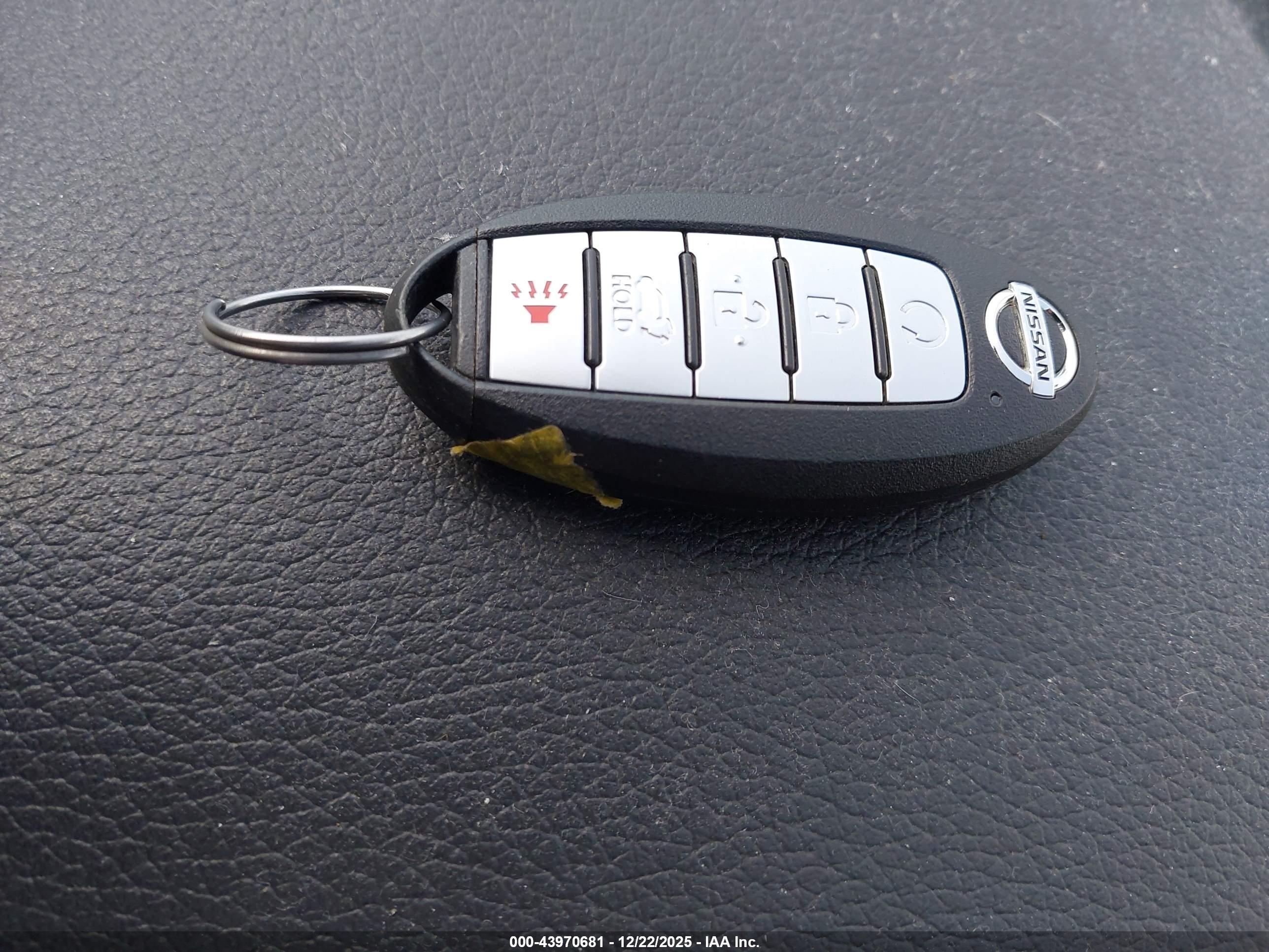 NISSAN ROGUE image 11