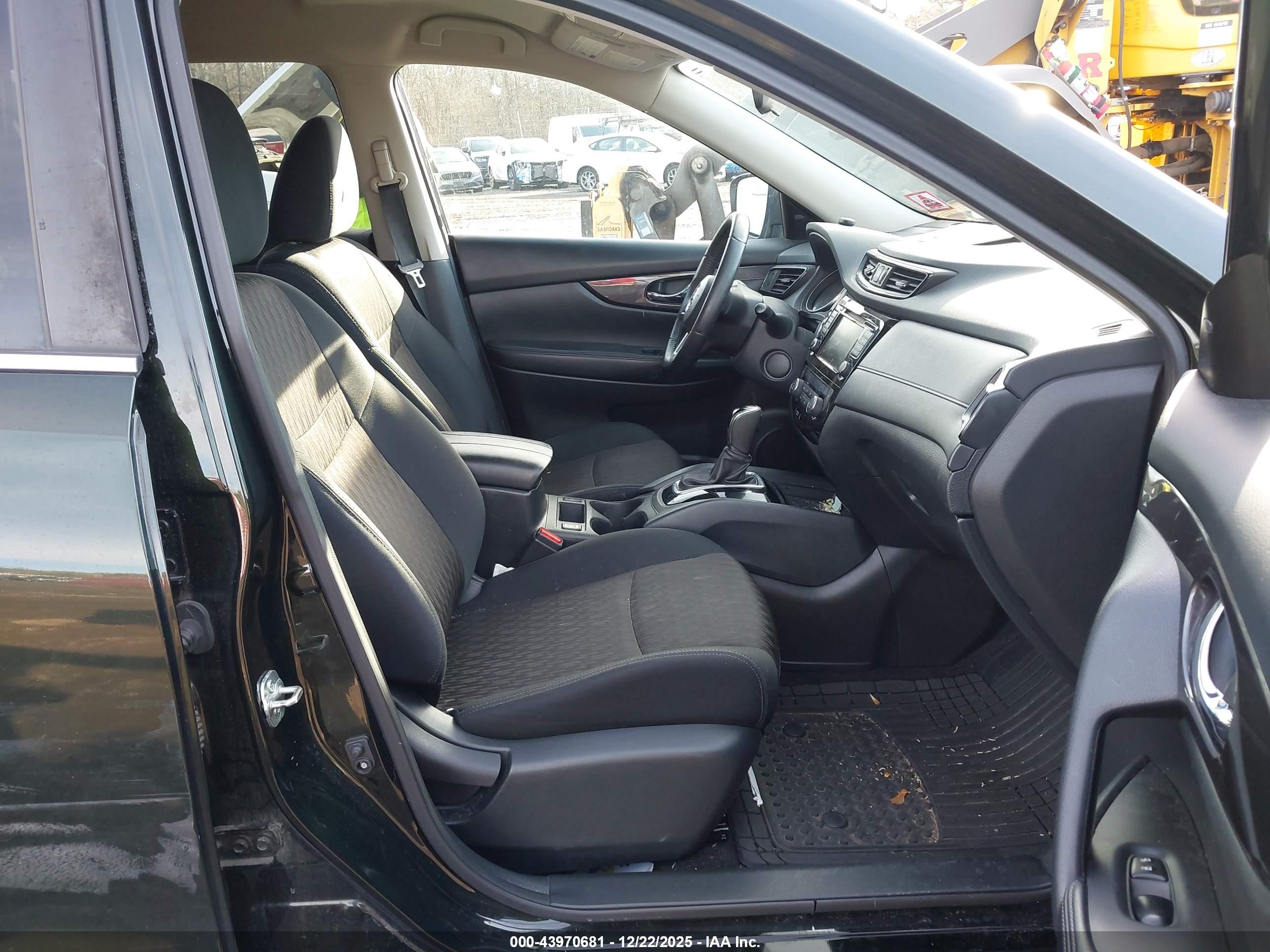 NISSAN ROGUE image 5