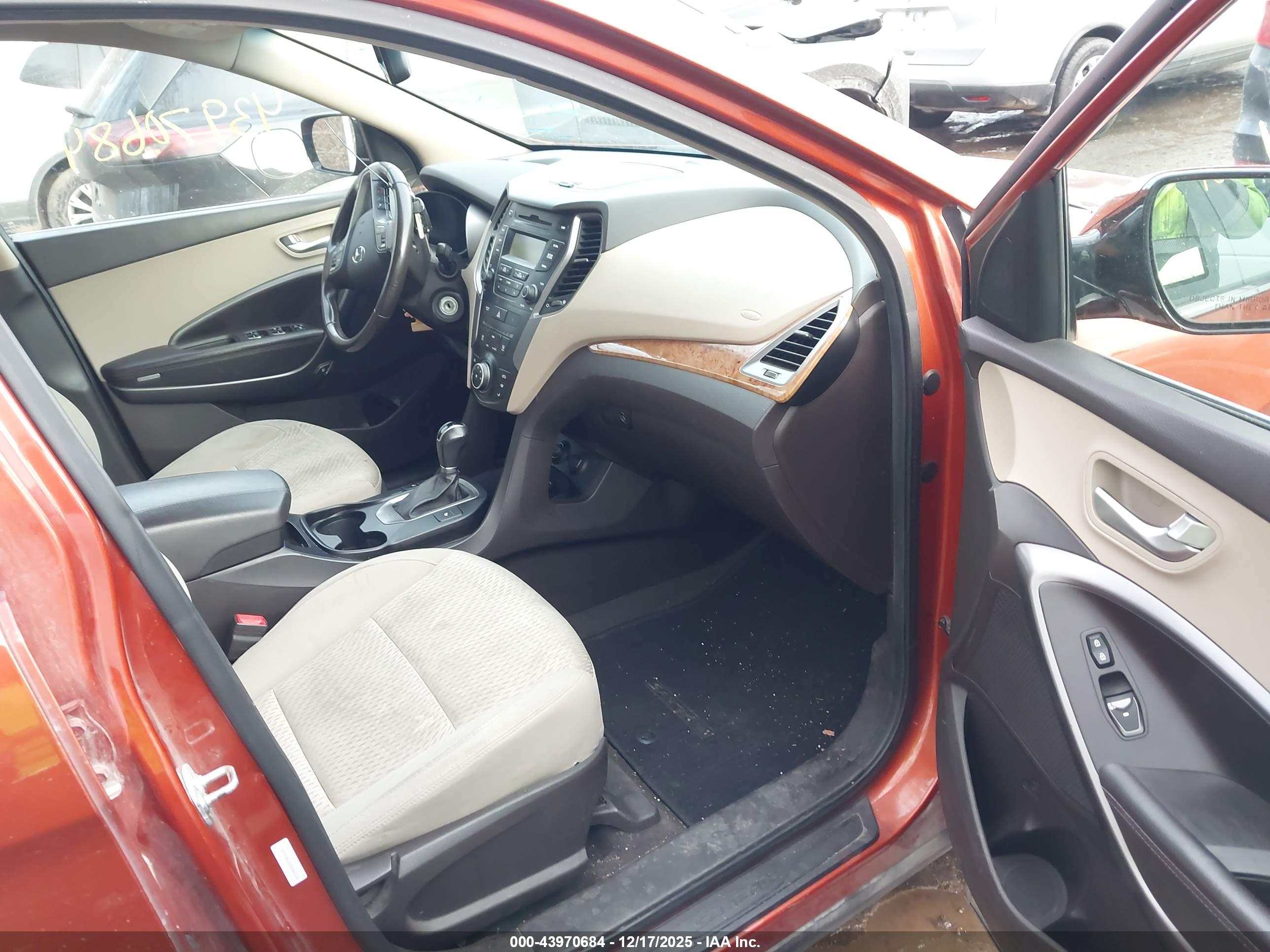 HYUNDAI SANTA image 5