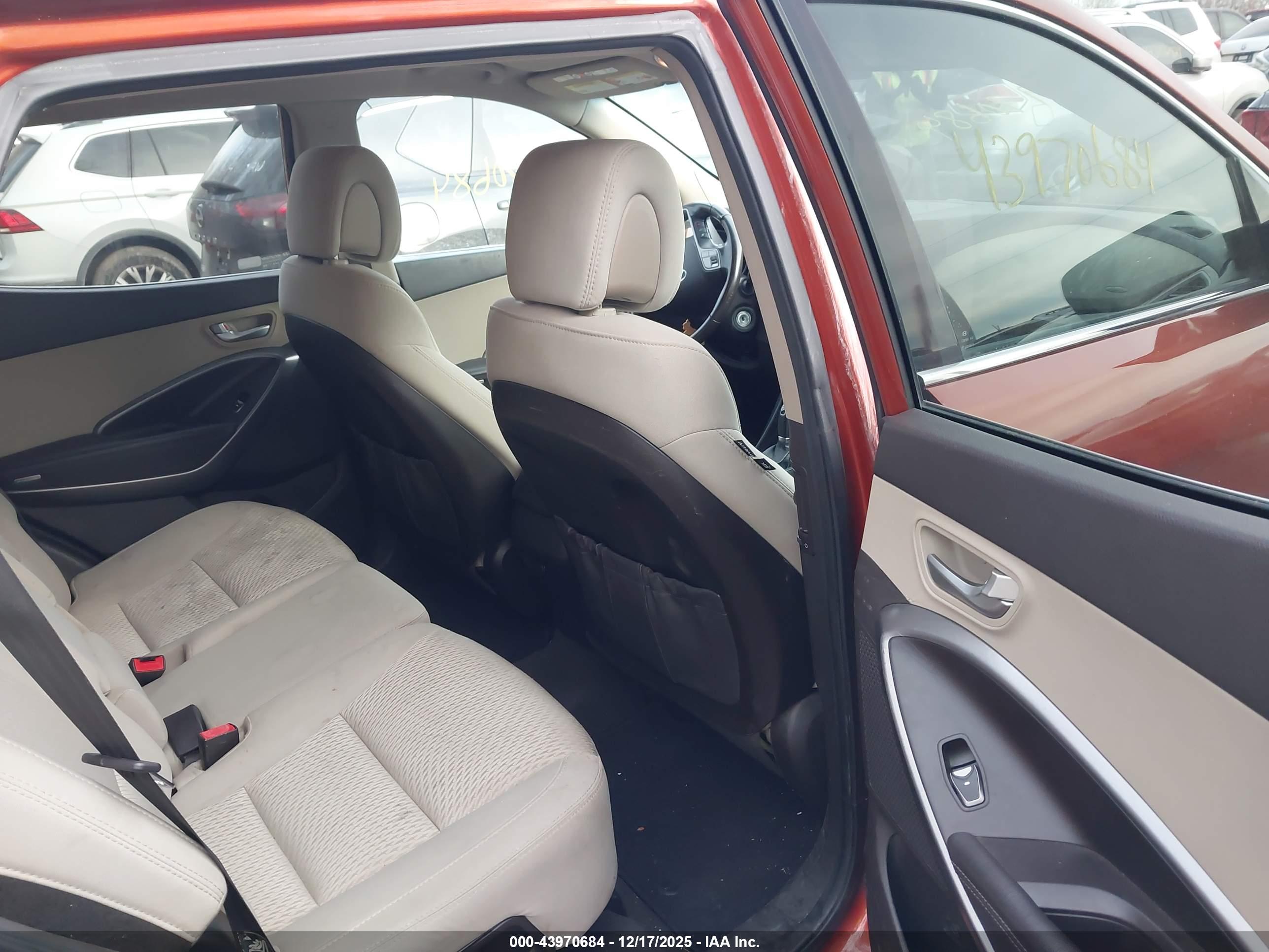 HYUNDAI SANTA image 8