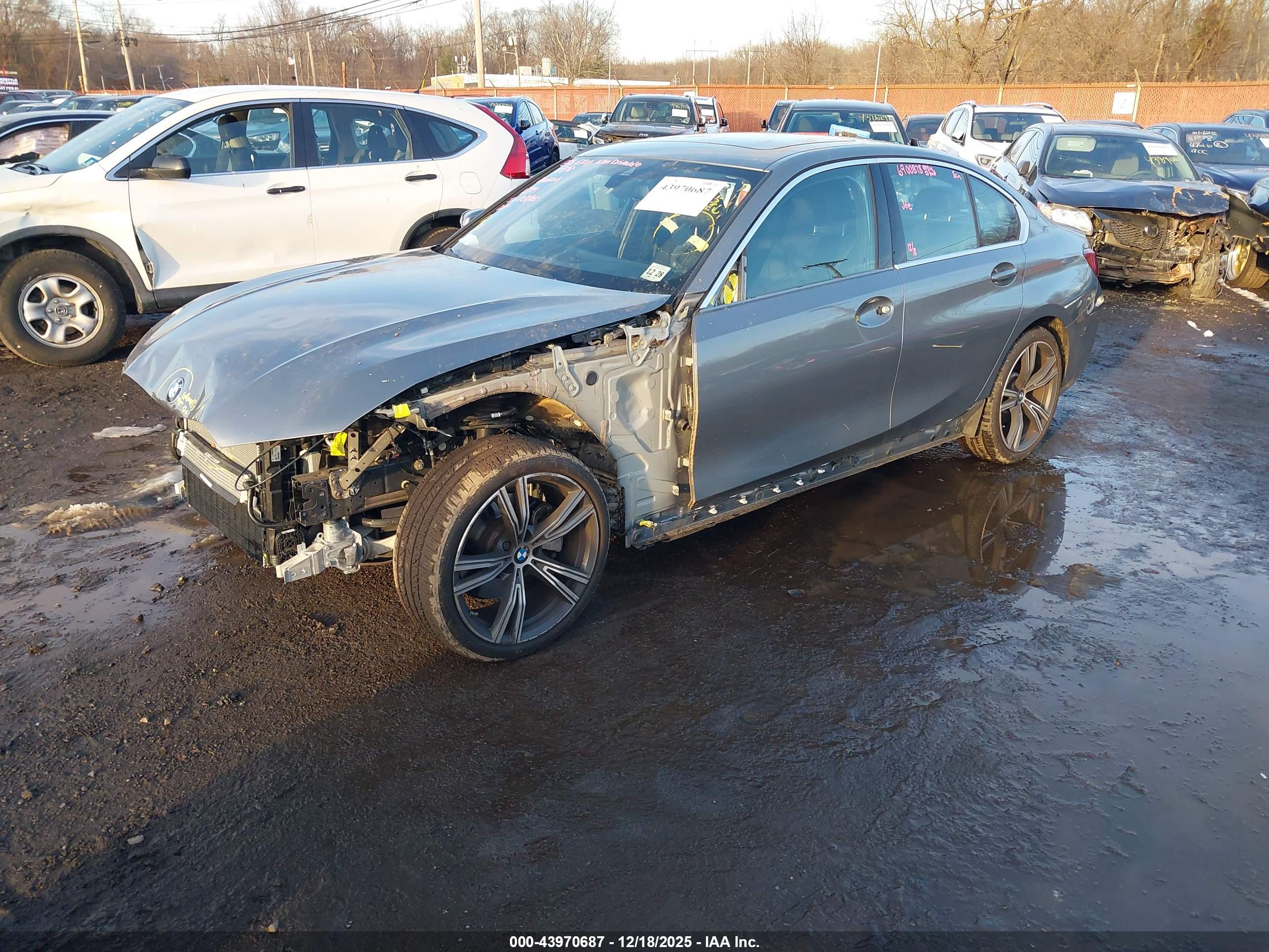 BMW 330I image 2