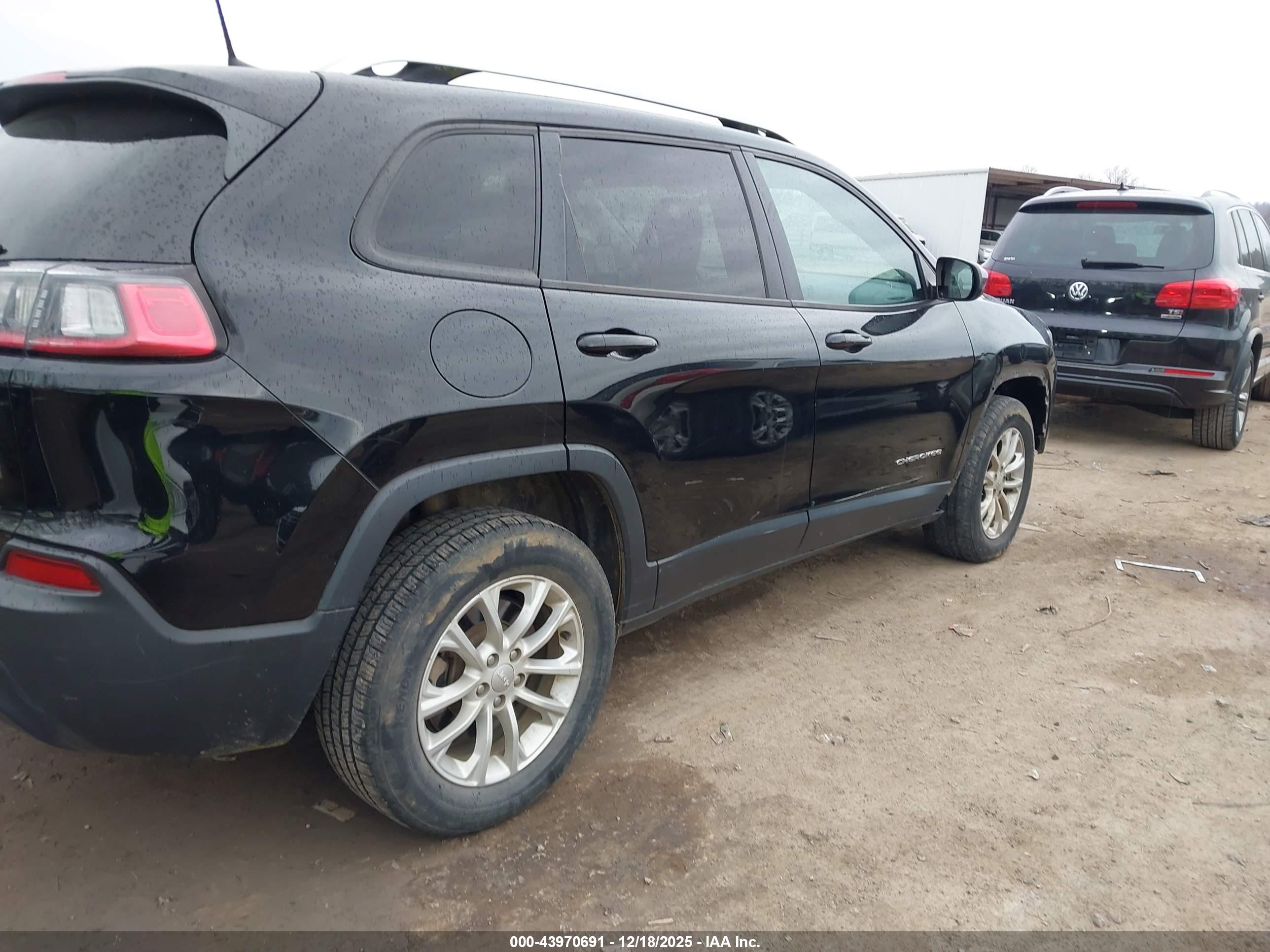 JEEP CHEROKEE image 4