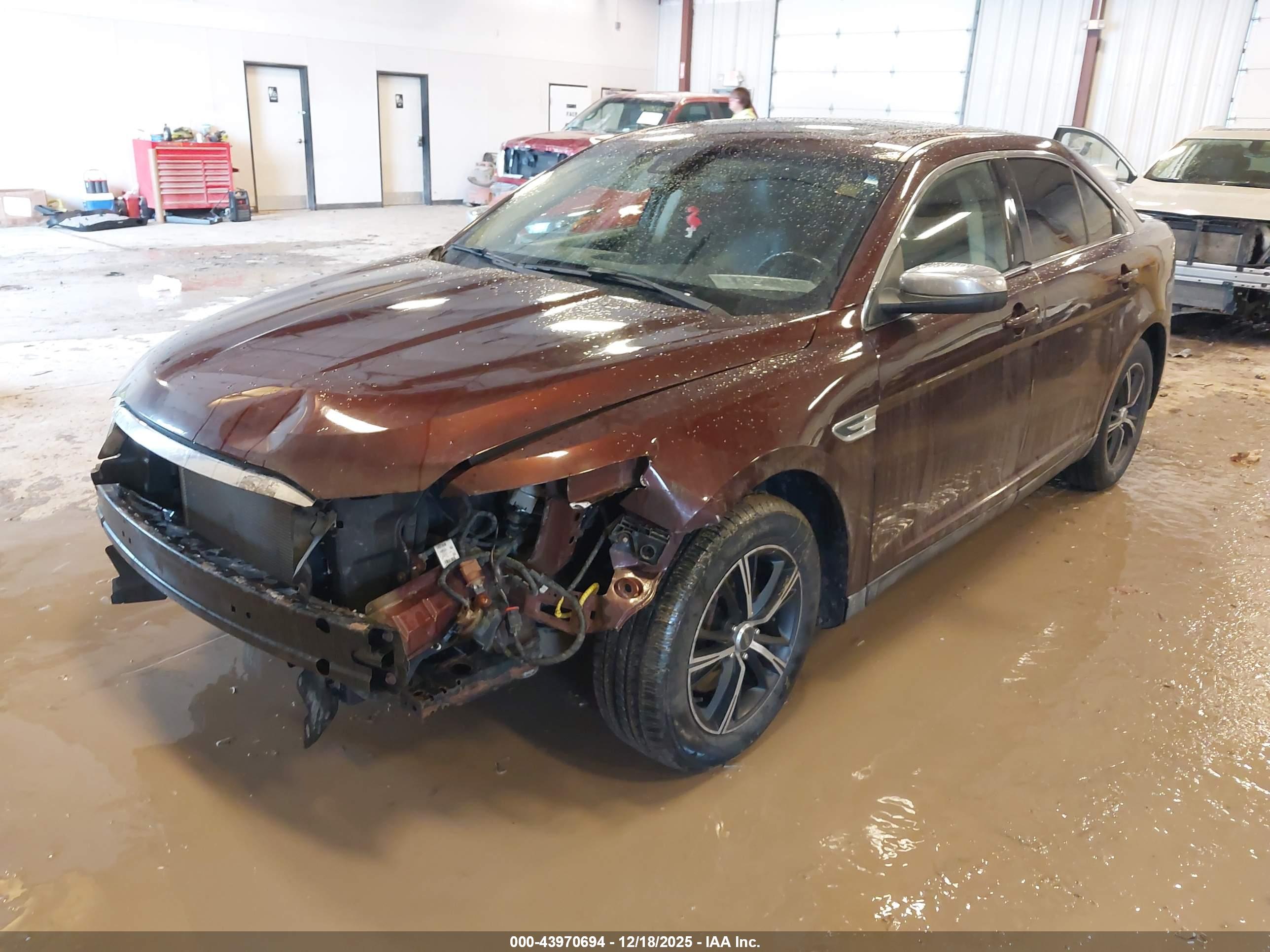 FORD TAURUS image 2