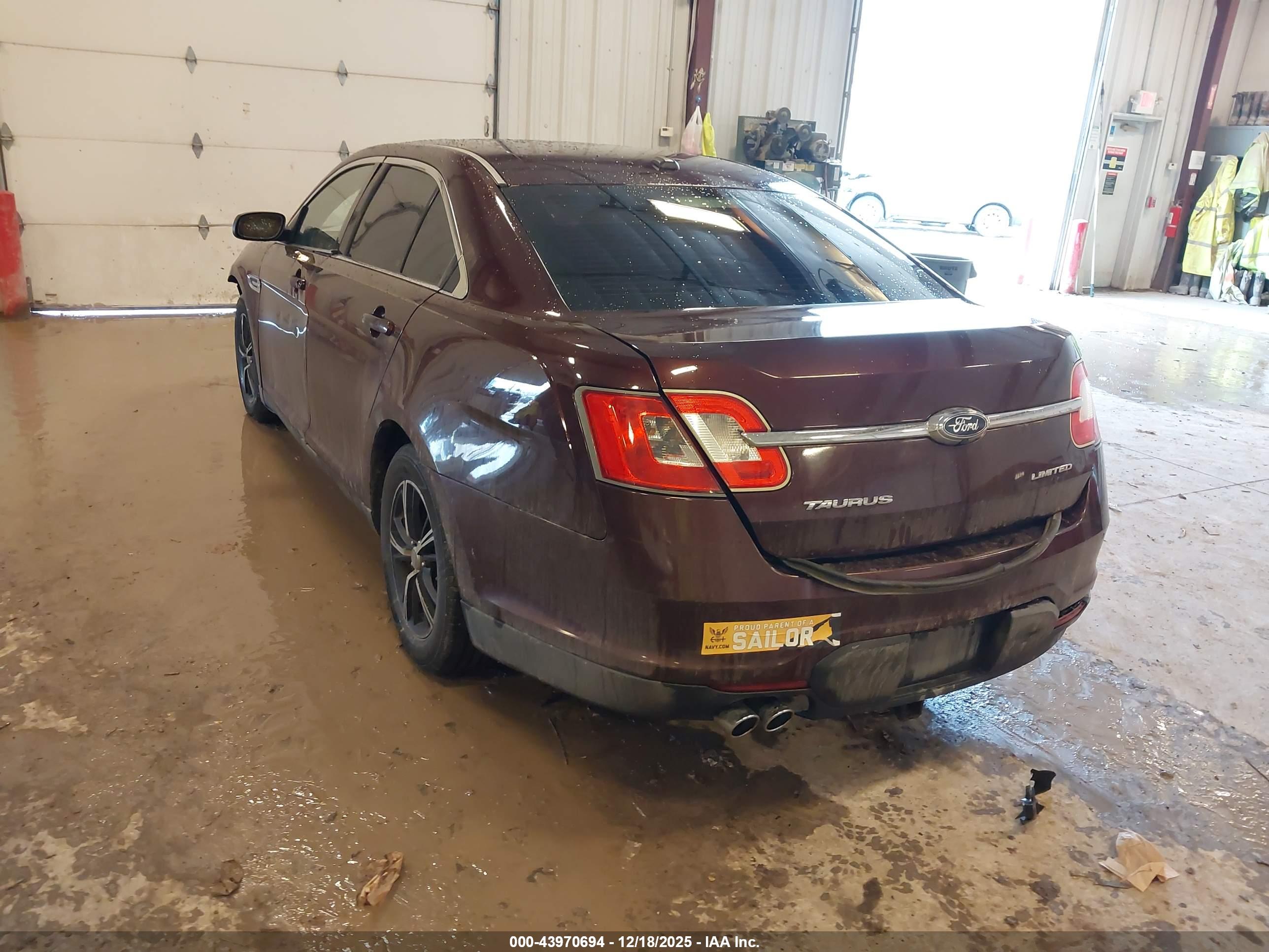 FORD TAURUS image 3