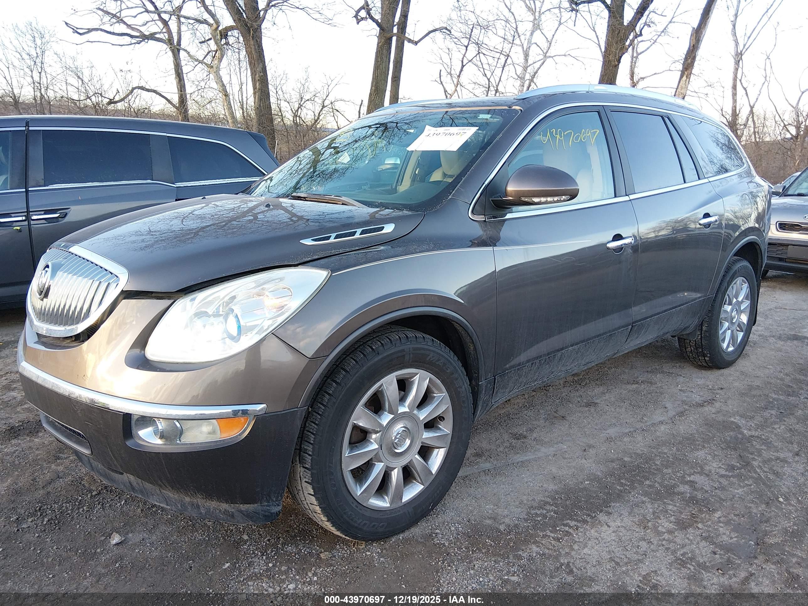 BUICK ENCLAVE image 2