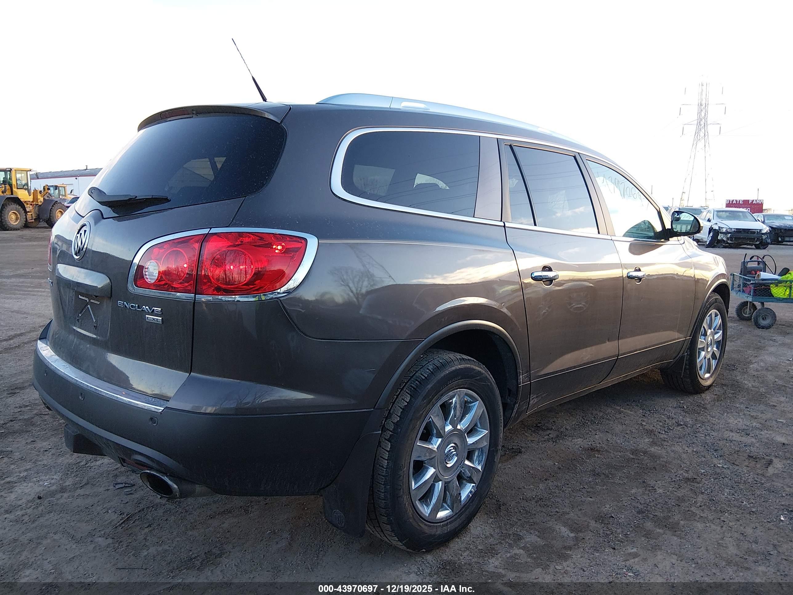 BUICK ENCLAVE image 4