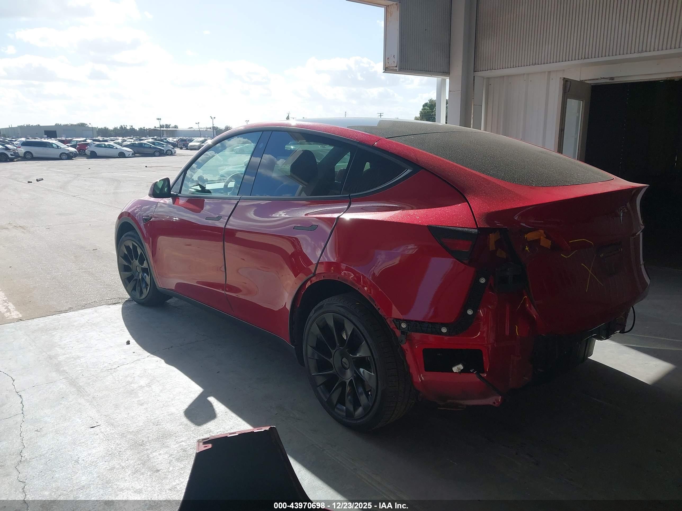 TESLA MODEL image 3
