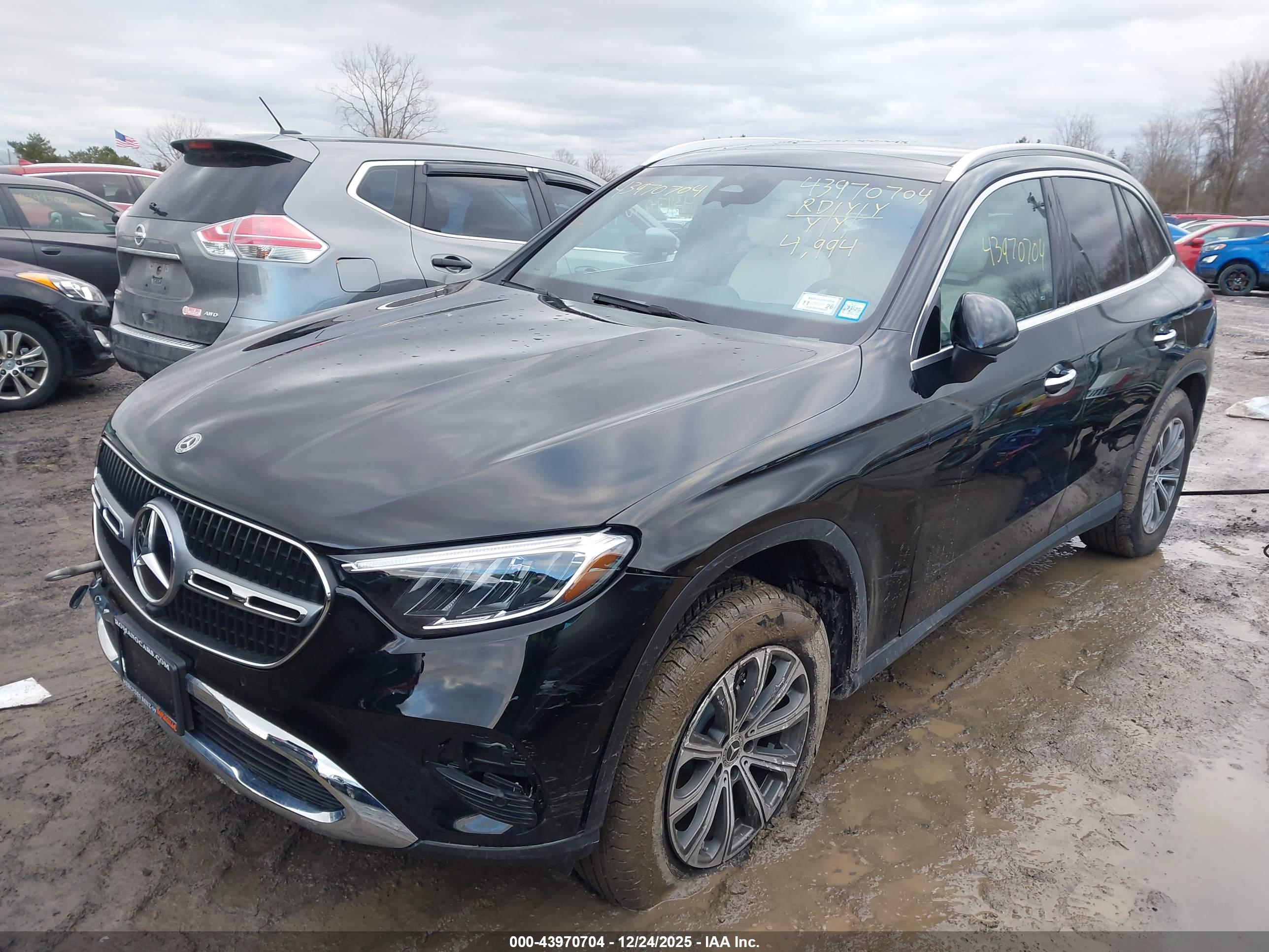 MERCEDES-BENZ GLC image 2