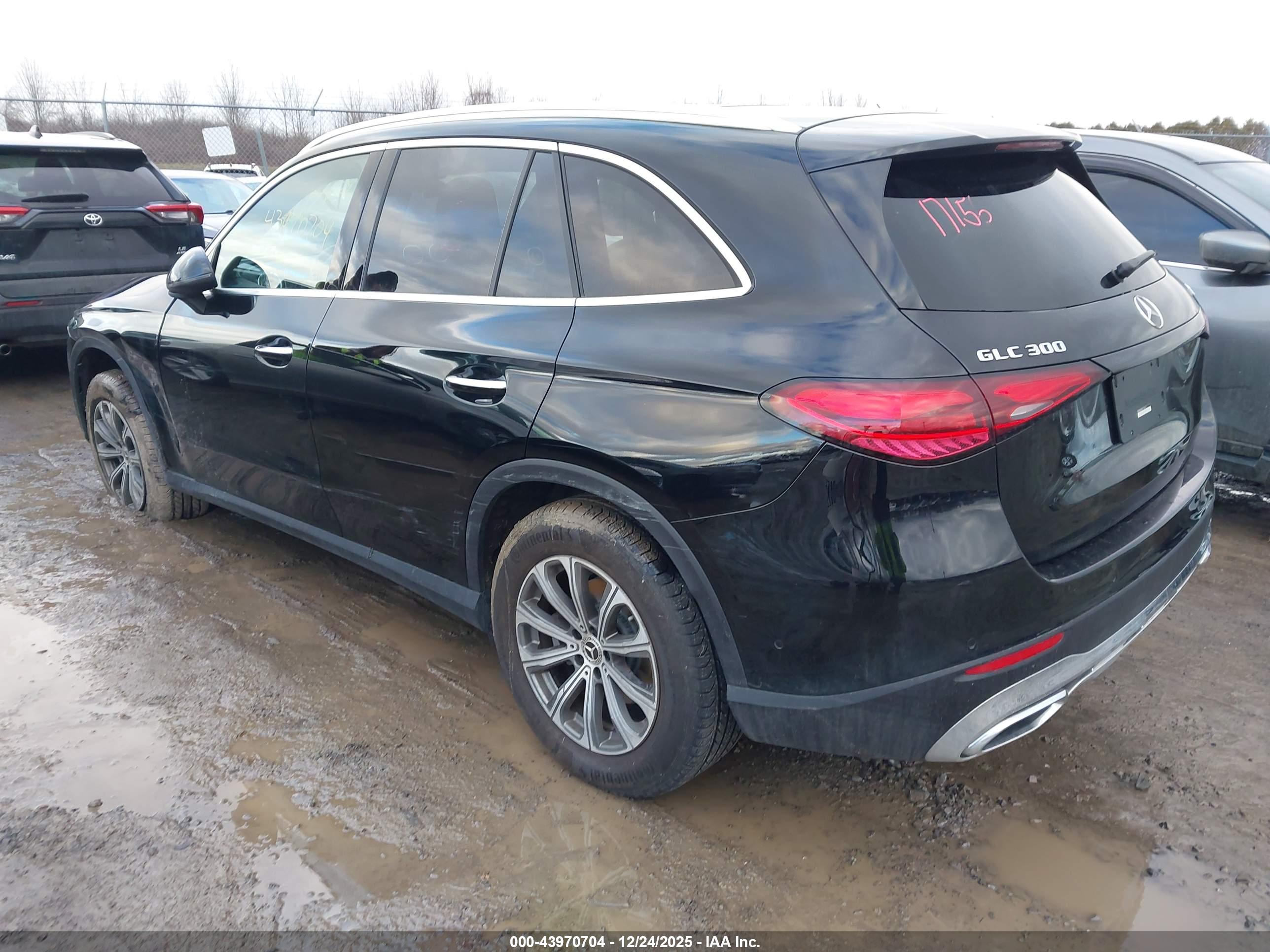 MERCEDES-BENZ GLC image 3