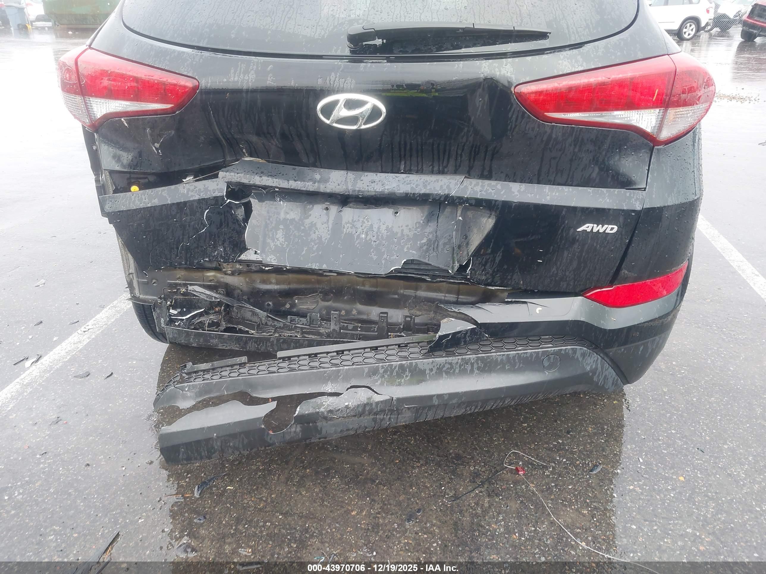 HYUNDAI TUCSON image 6