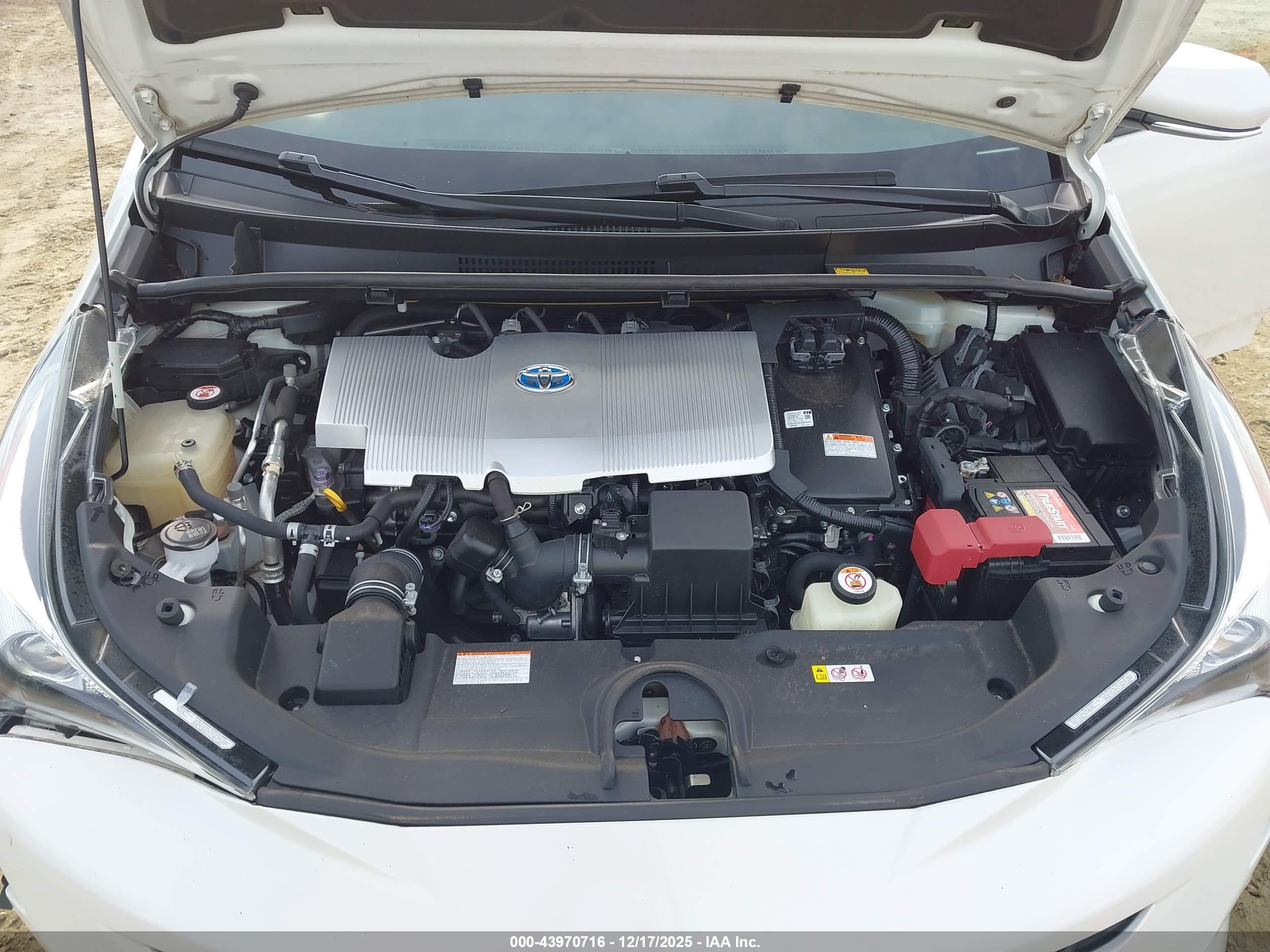 TOYOTA PRIUS image 10