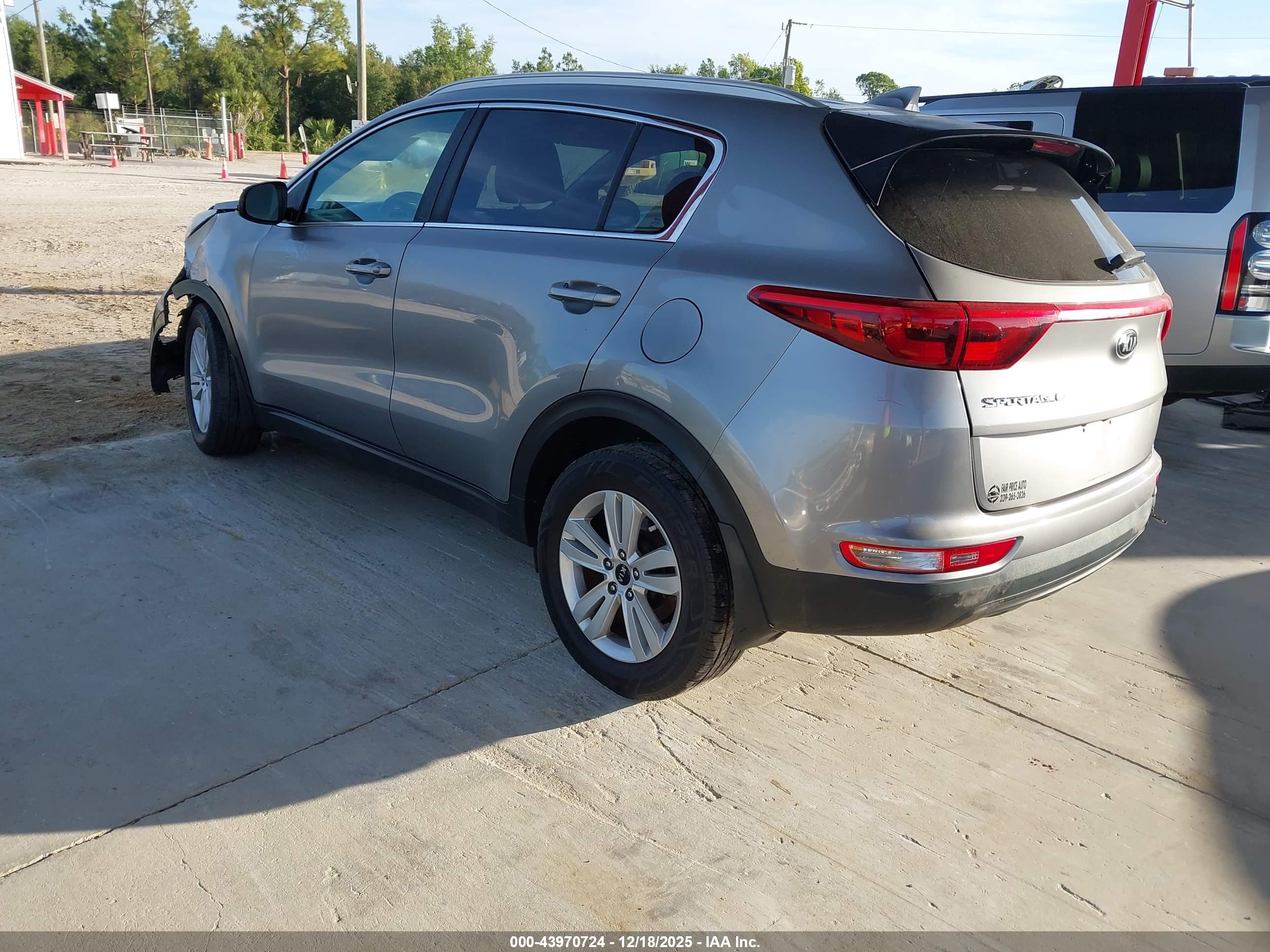 KIA SPORTAGE image 3
