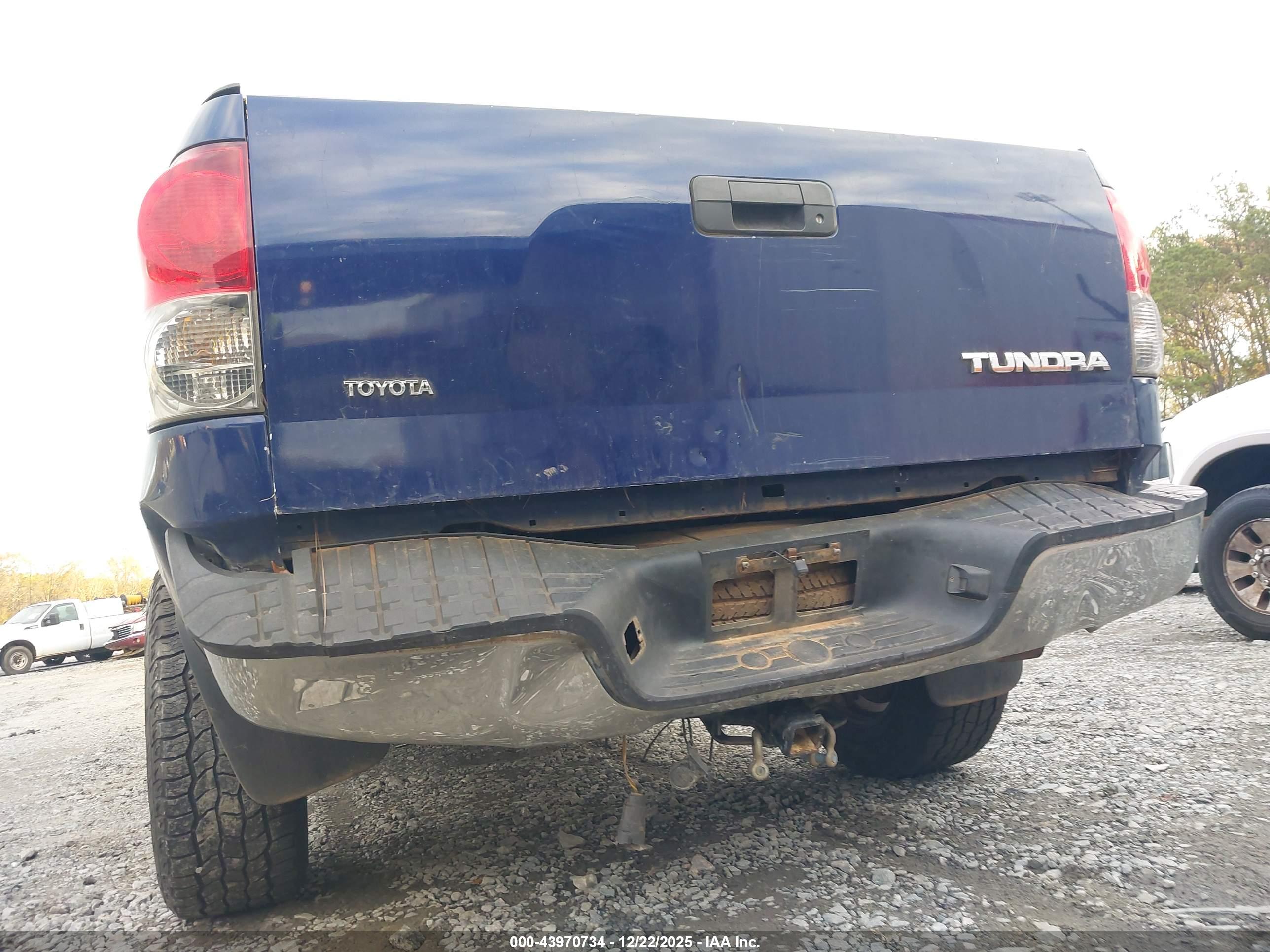 TOYOTA TUNDRA image 6