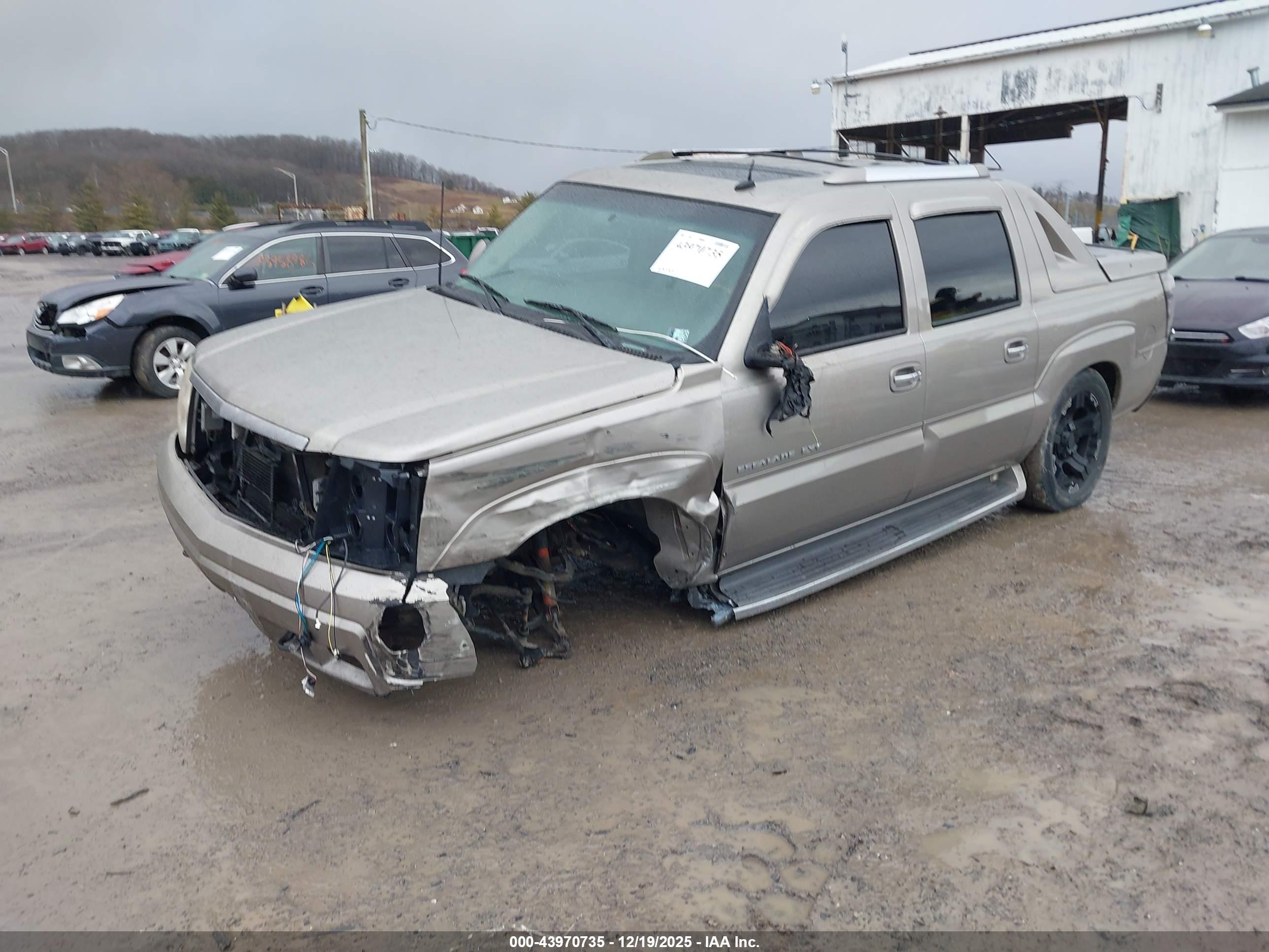 CADILLAC ESCALADE image 2