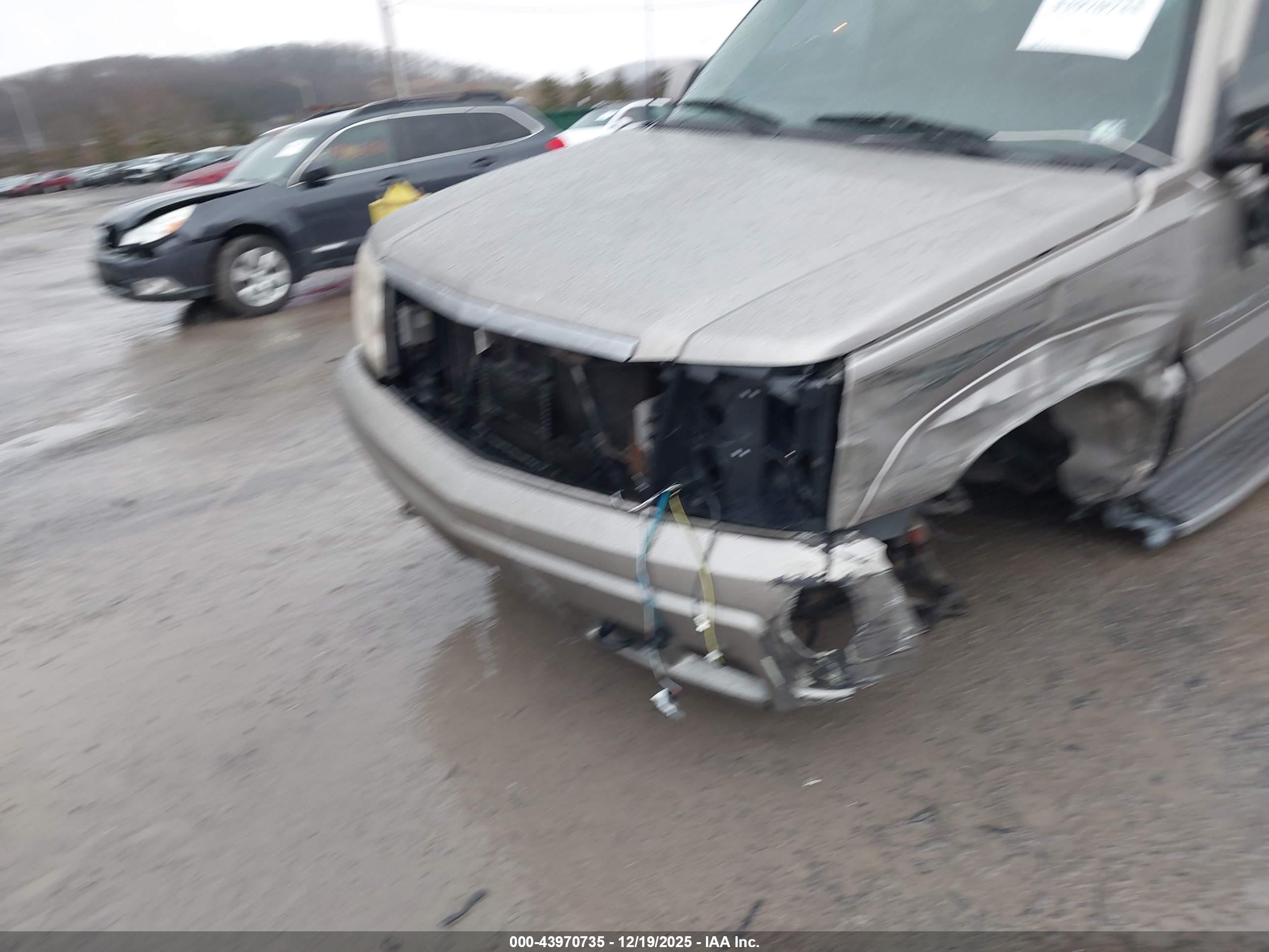 CADILLAC ESCALADE image 6