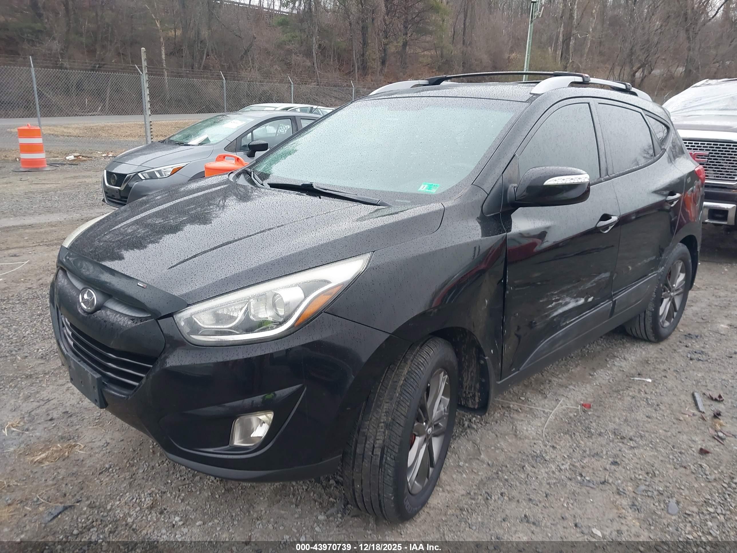 HYUNDAI TUCSON image 2