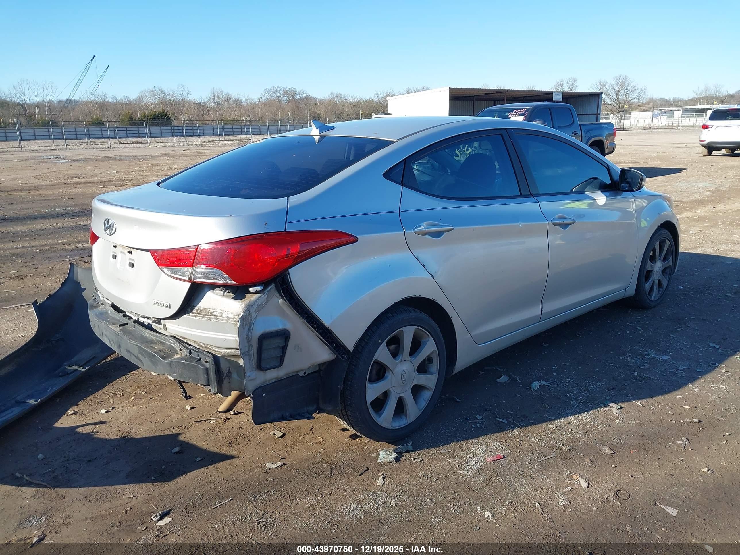 HYUNDAI ELANTRA image 4