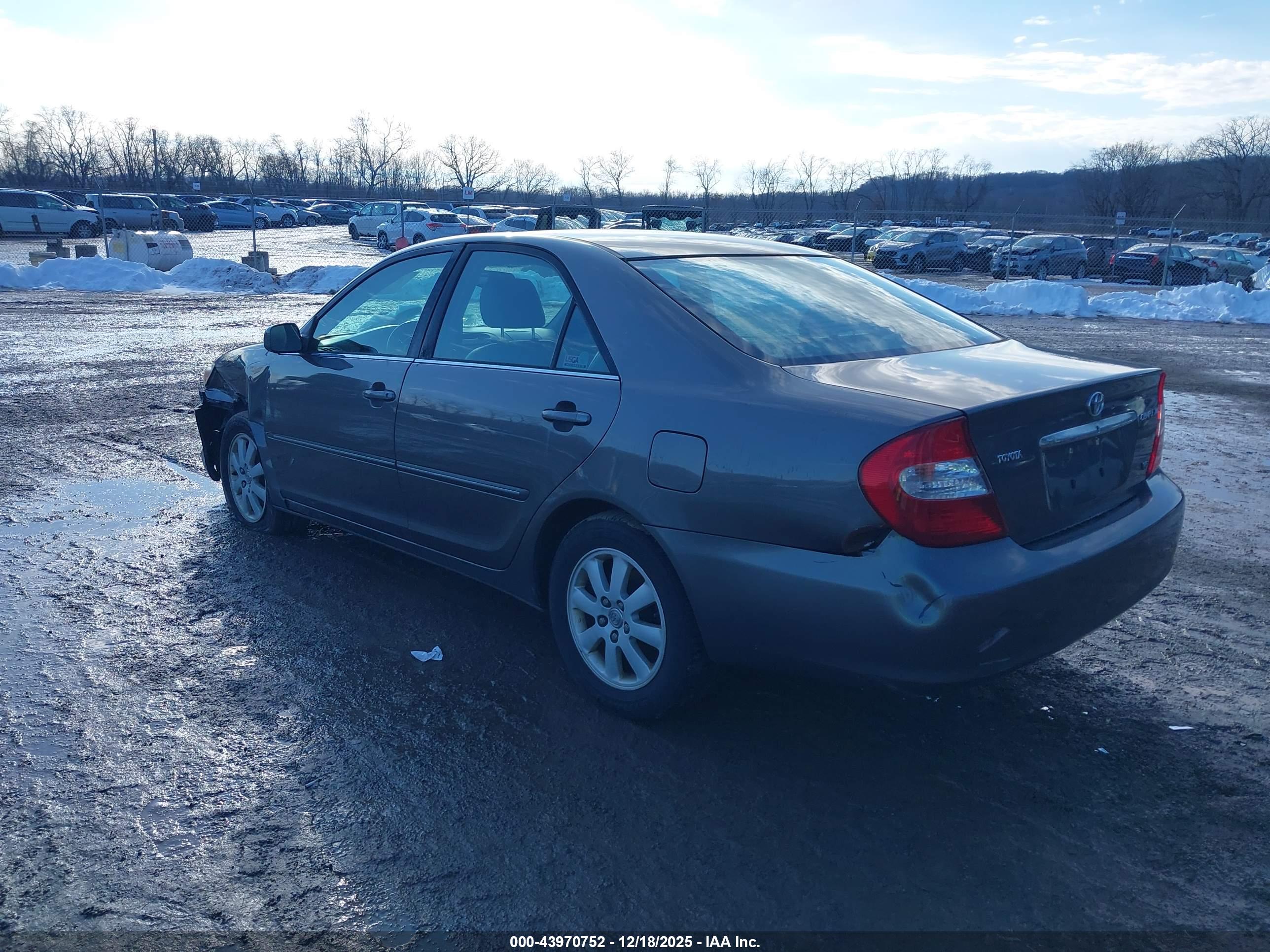 TOYOTA CAMRY image 3