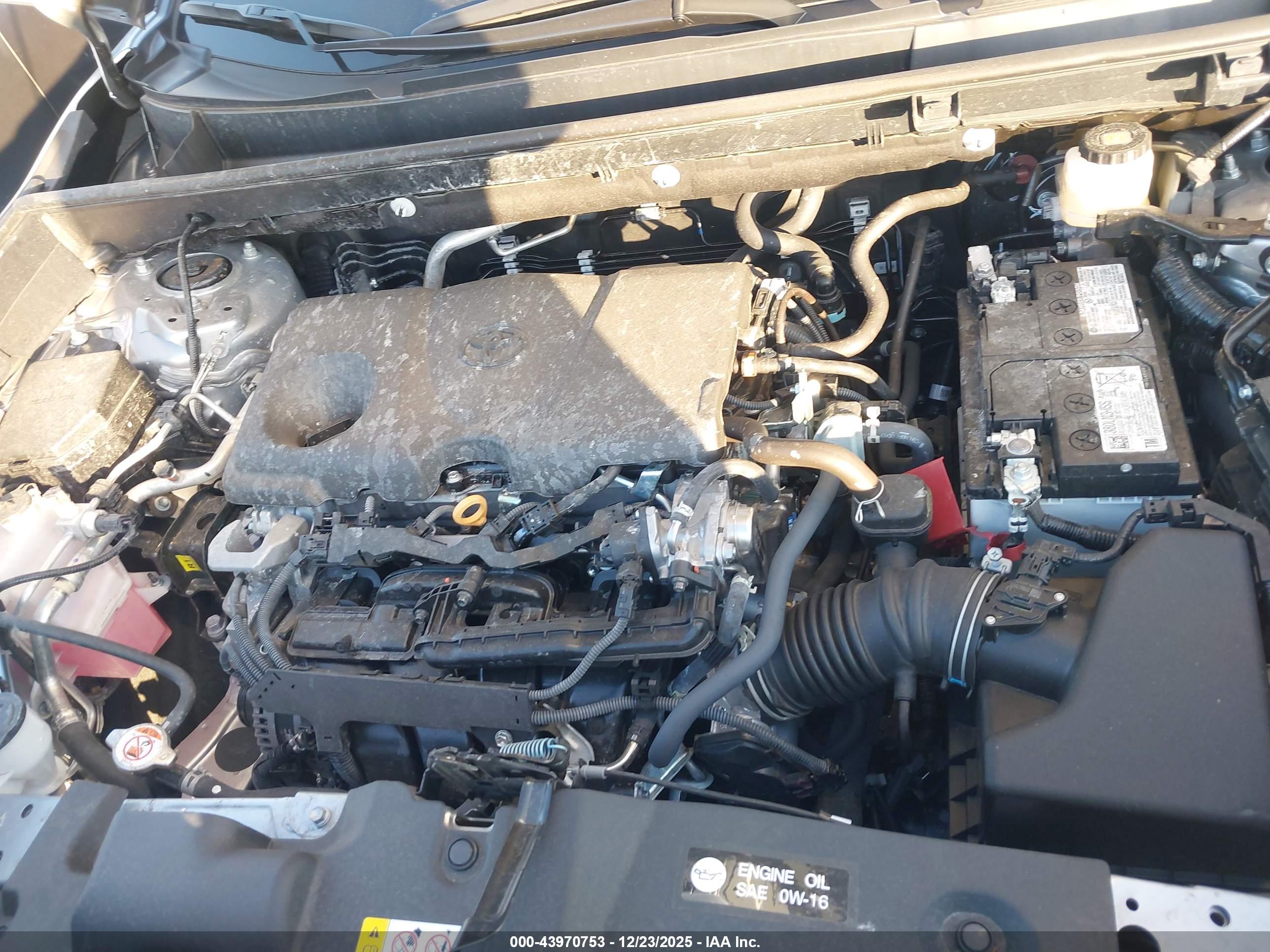 TOYOTA RAV4 image 10