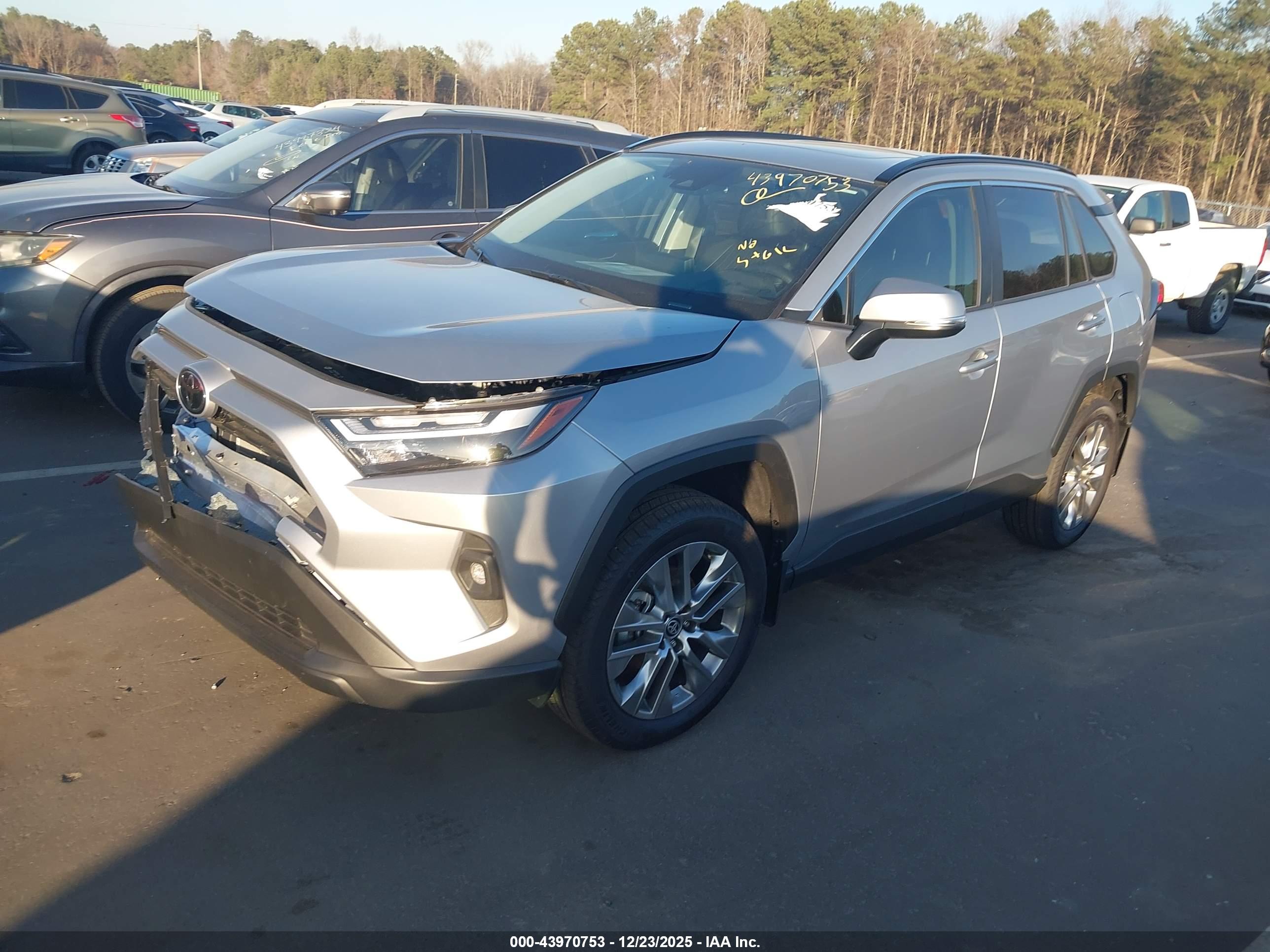 TOYOTA RAV4 image 2