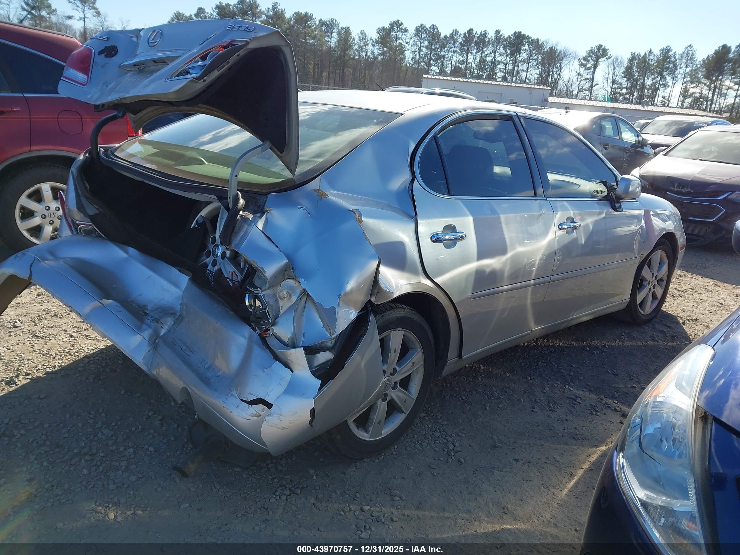LEXUS ES image 4