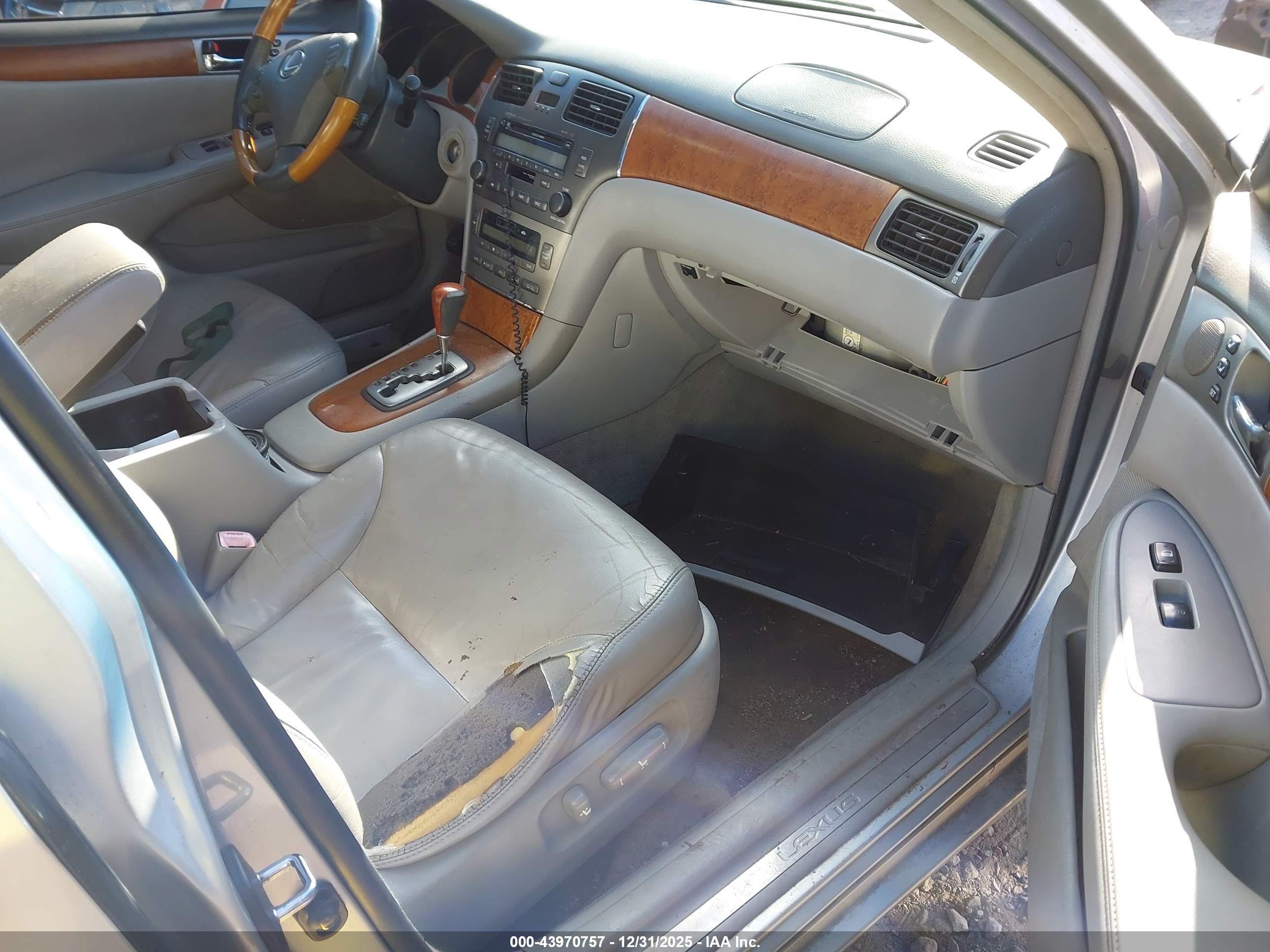 LEXUS ES image 5