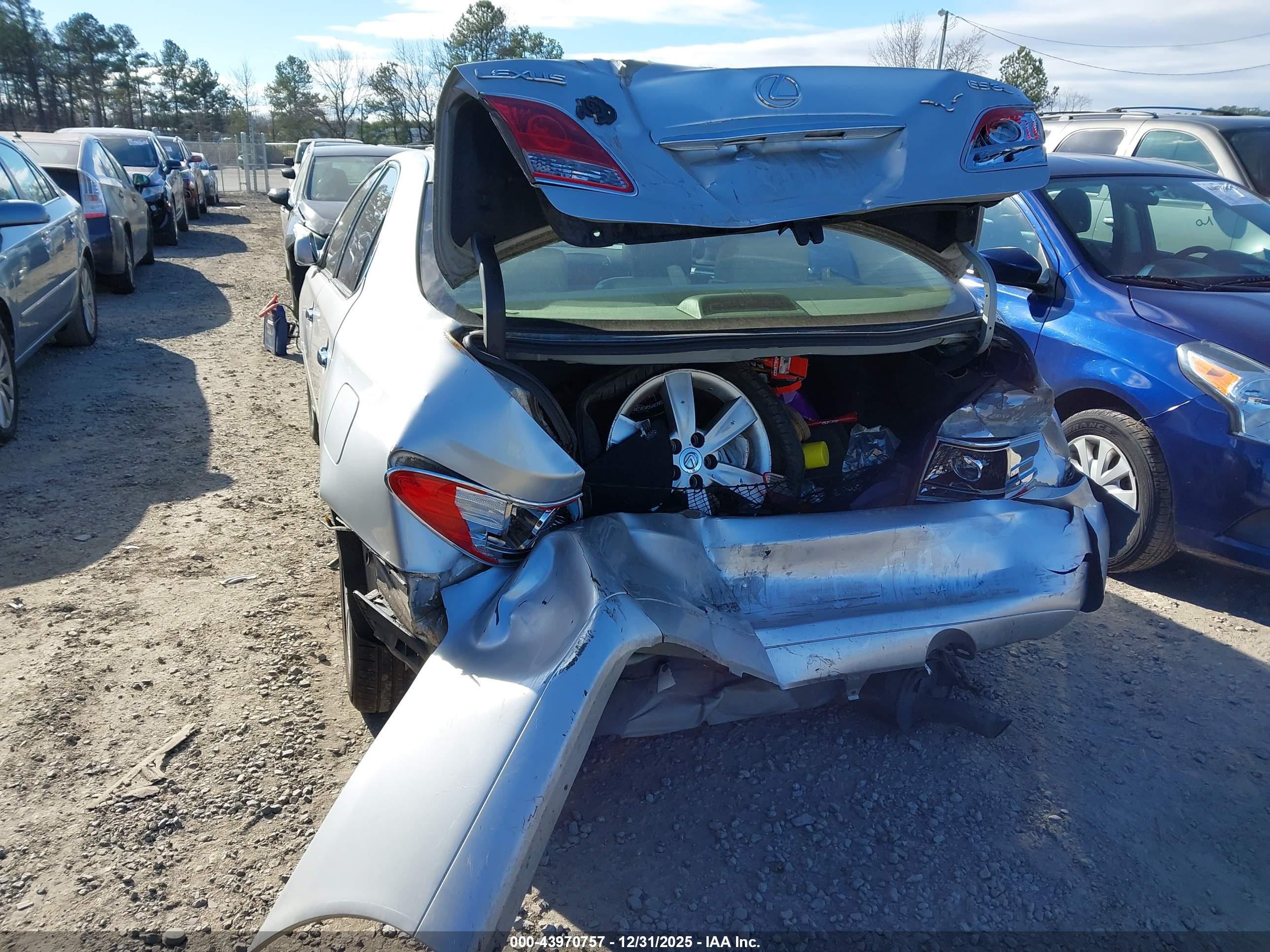 LEXUS ES image 6