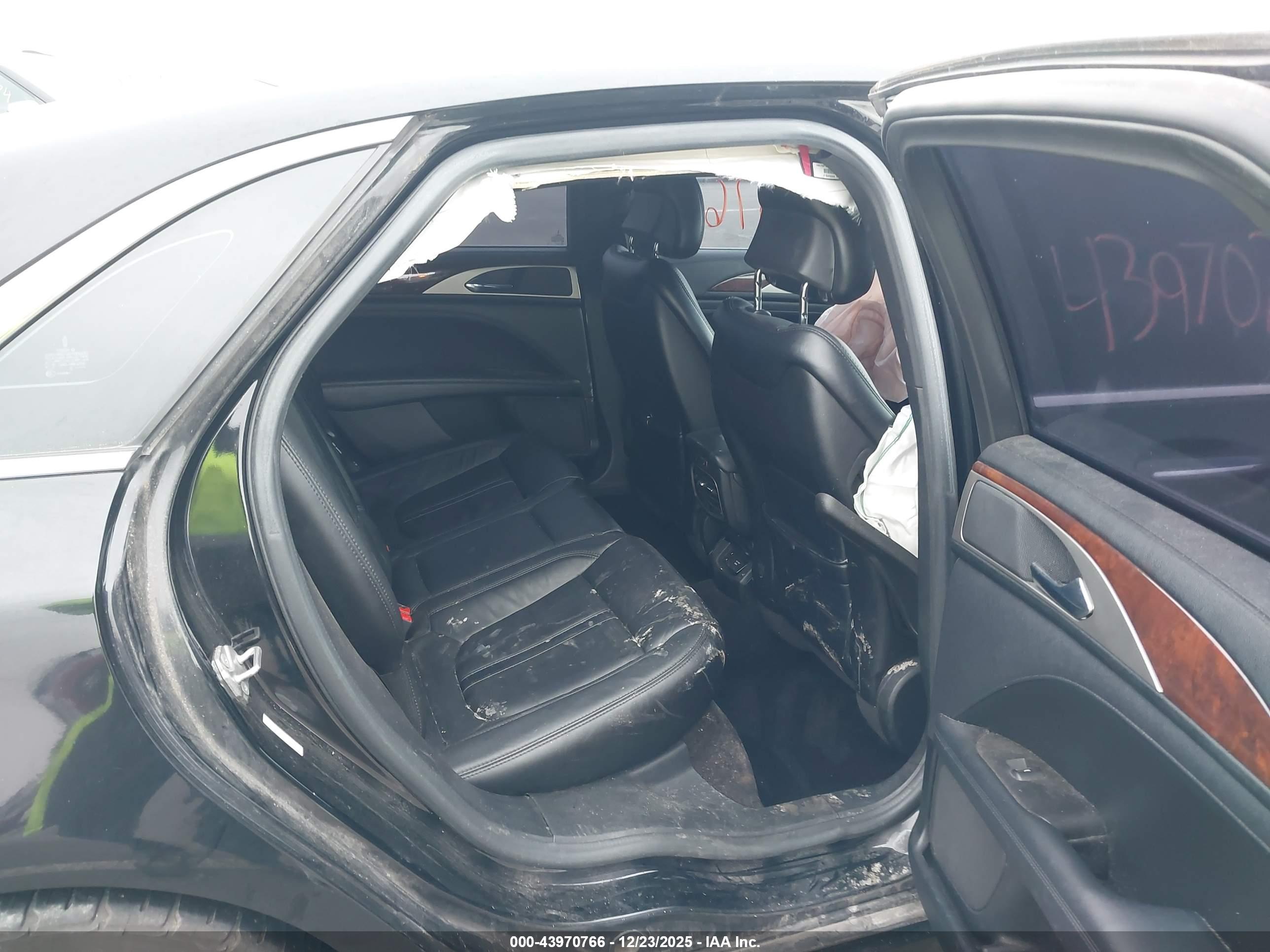 LINCOLN MKZ image 8