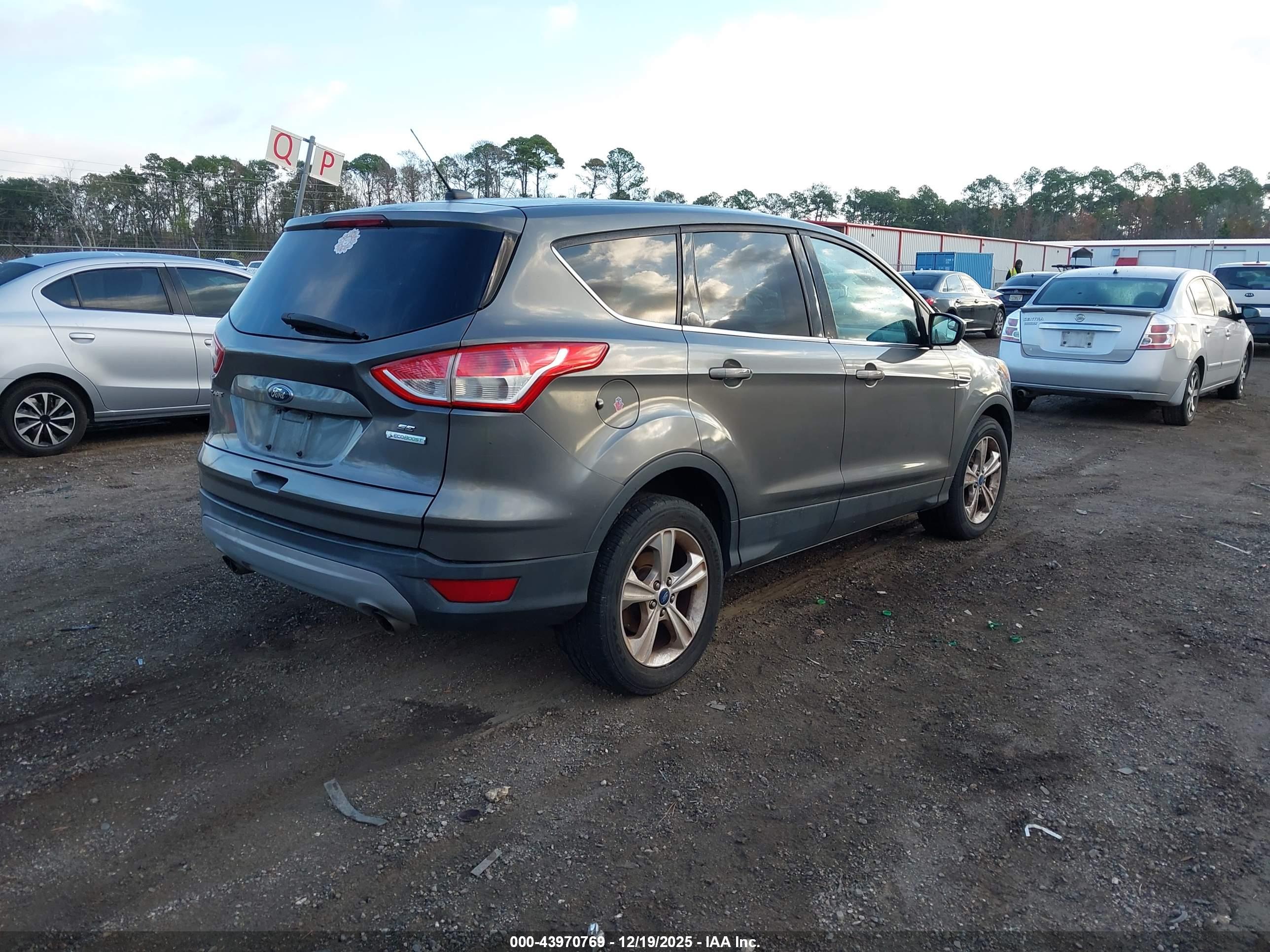 FORD ESCAPE image 4
