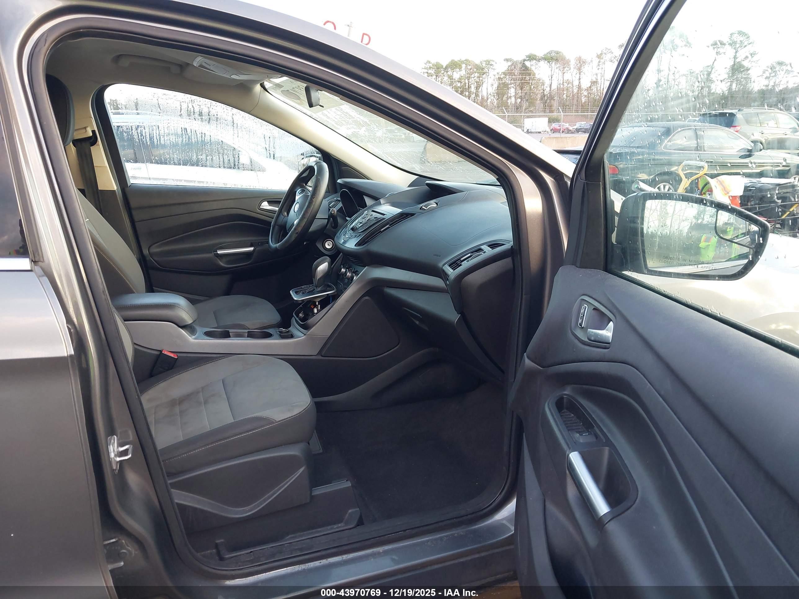 FORD ESCAPE image 5