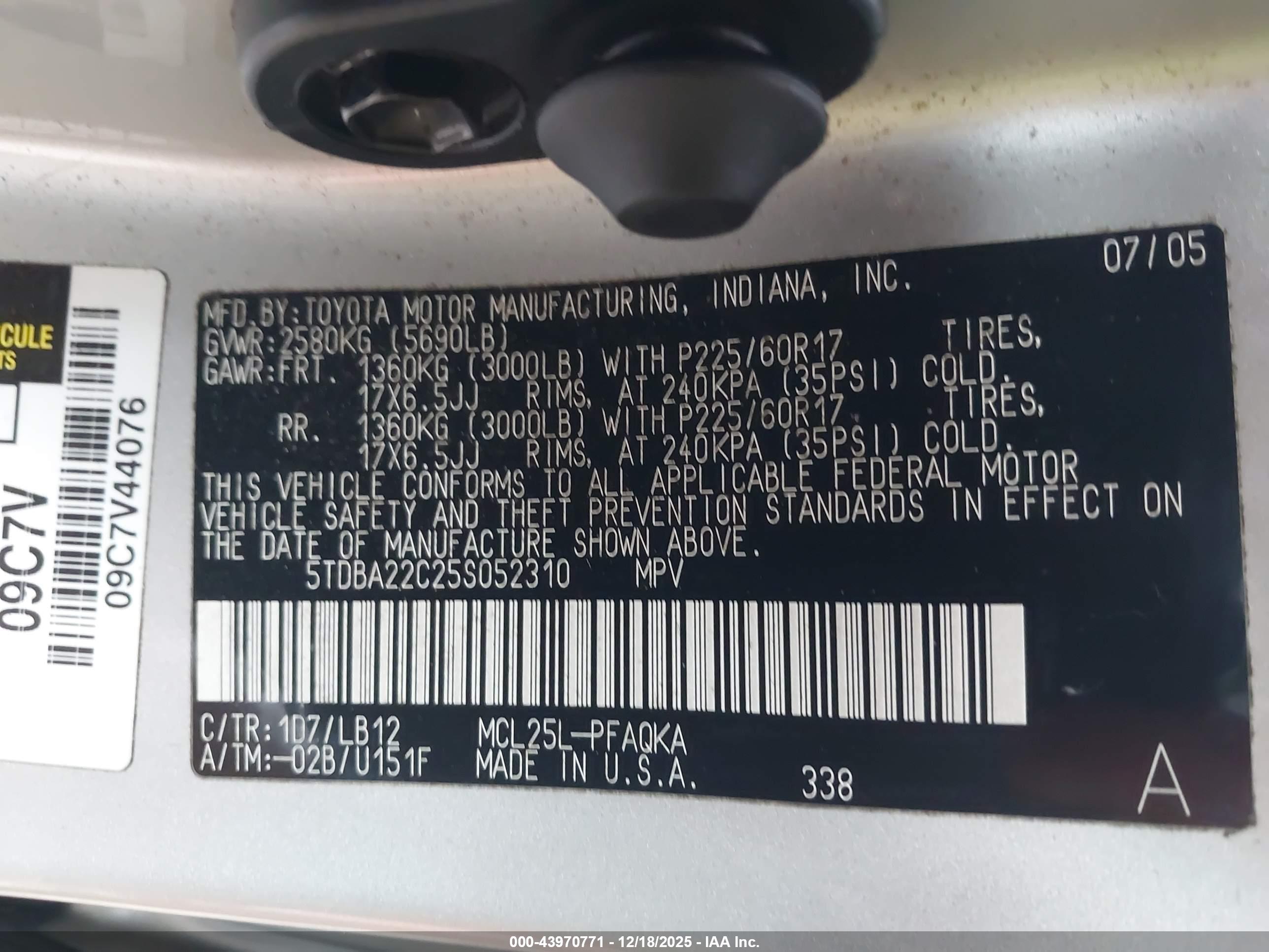 TOYOTA SIENNA image 9