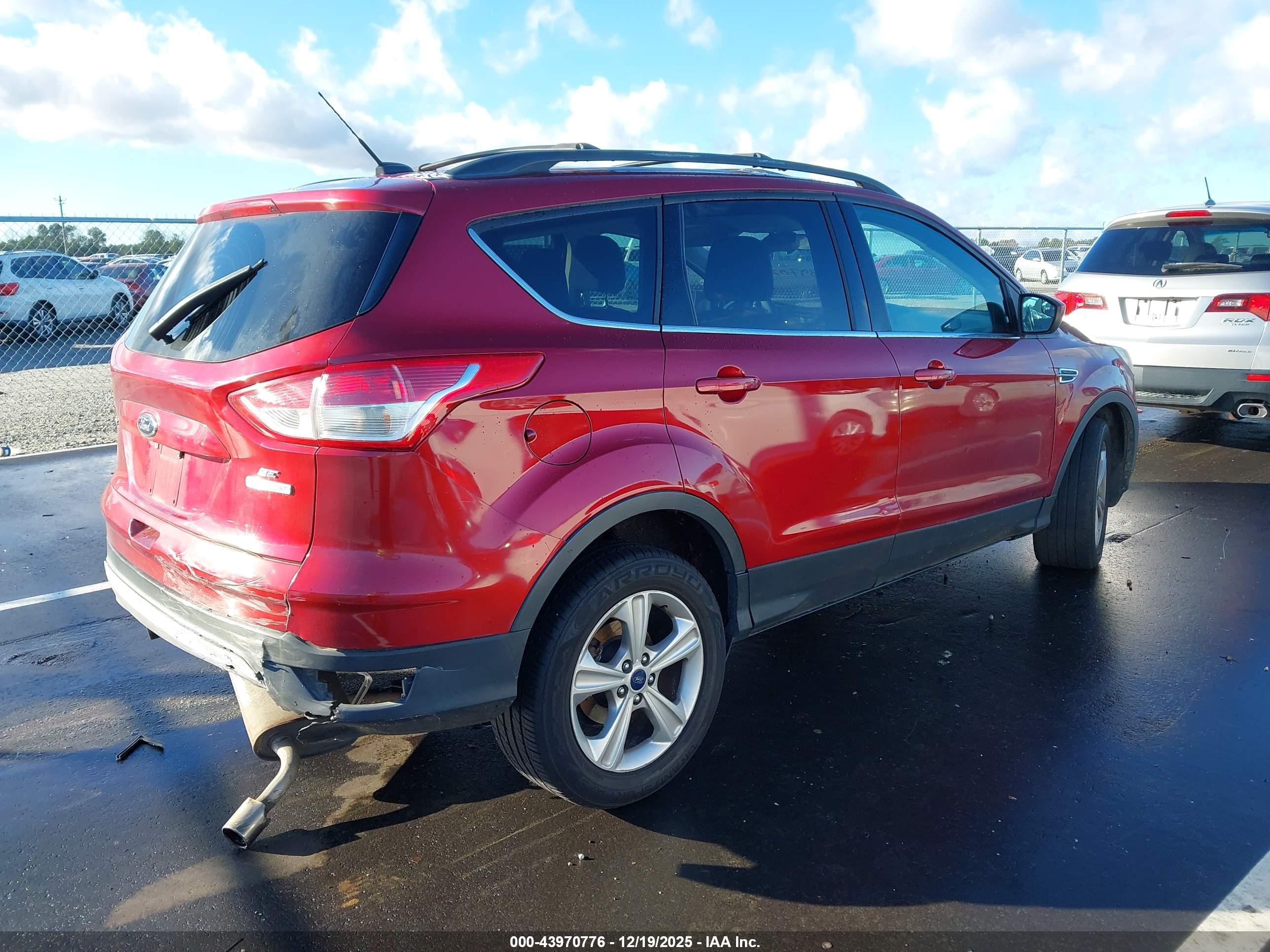 FORD ESCAPE image 4