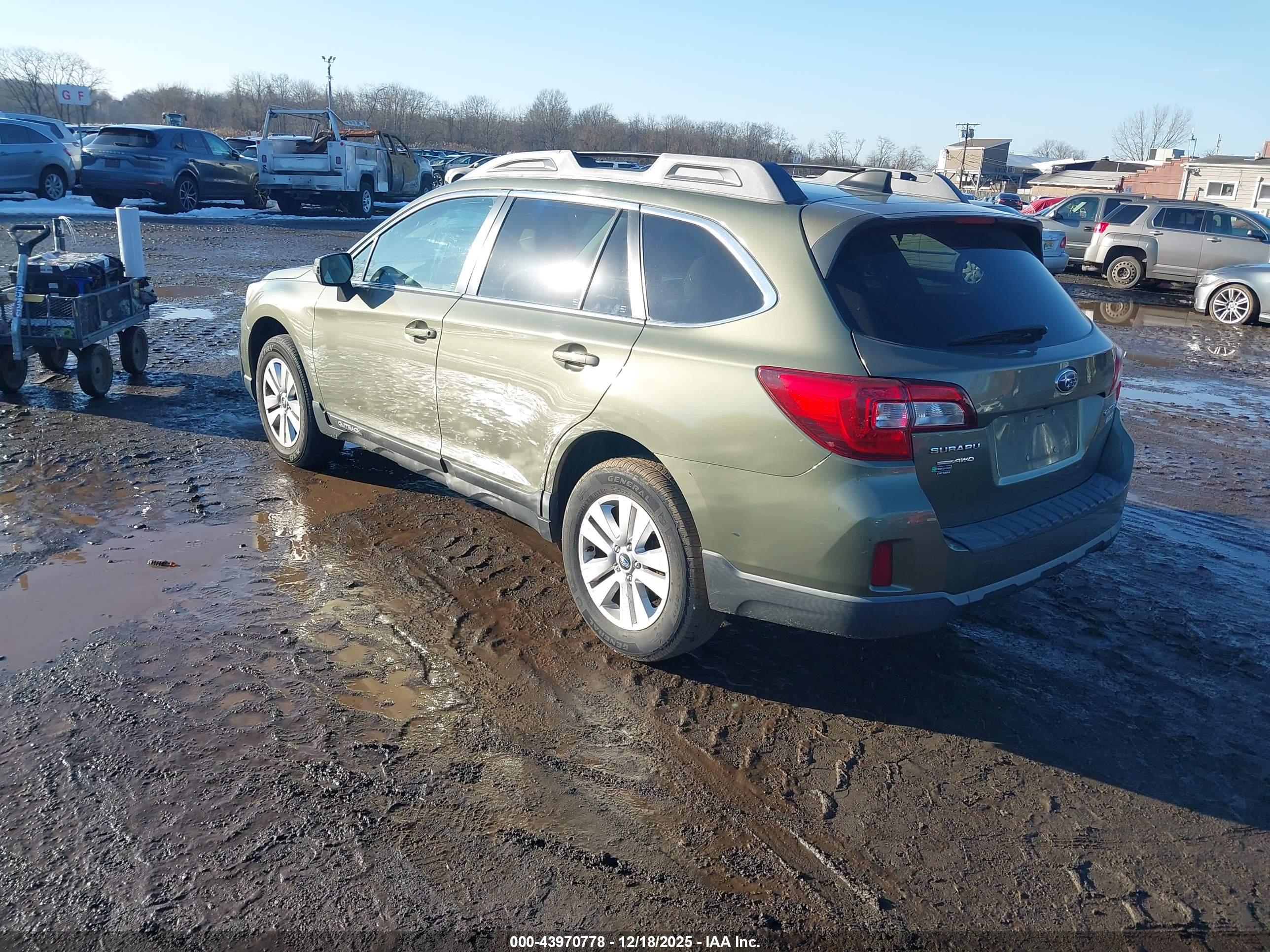 SUBARU OUTBACK image 3