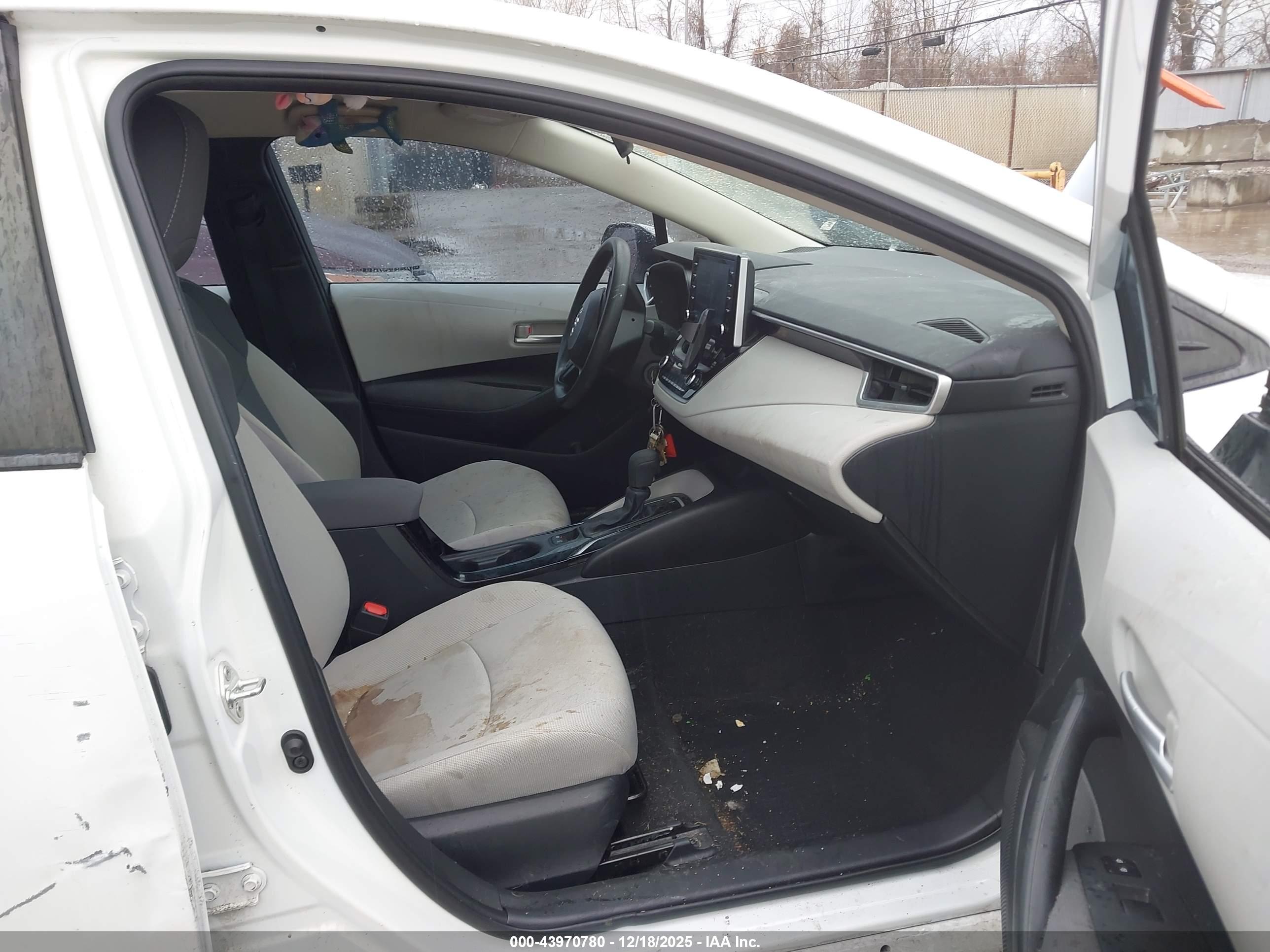 TOYOTA COROLLA image 5