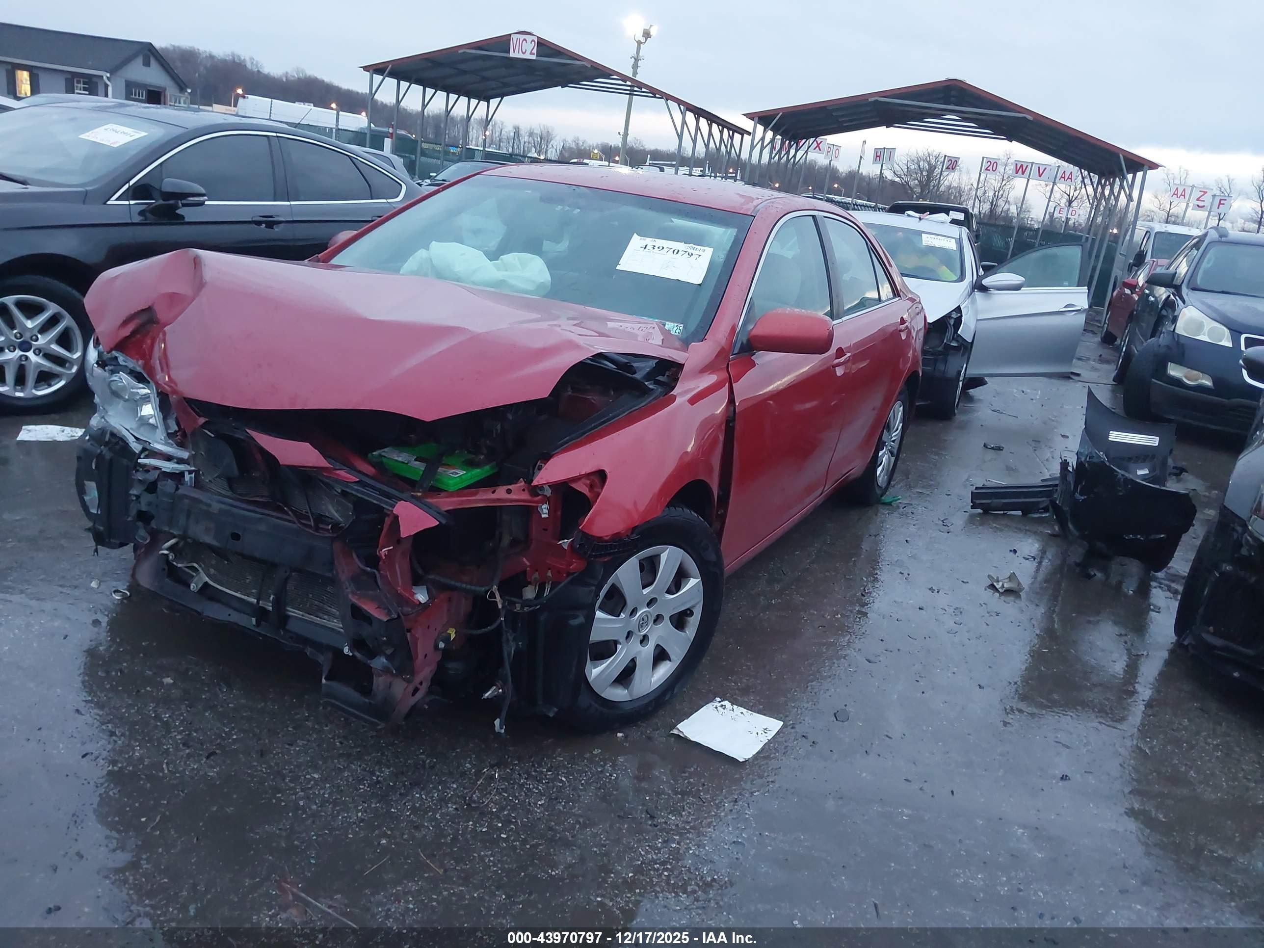 TOYOTA CAMRY image 2