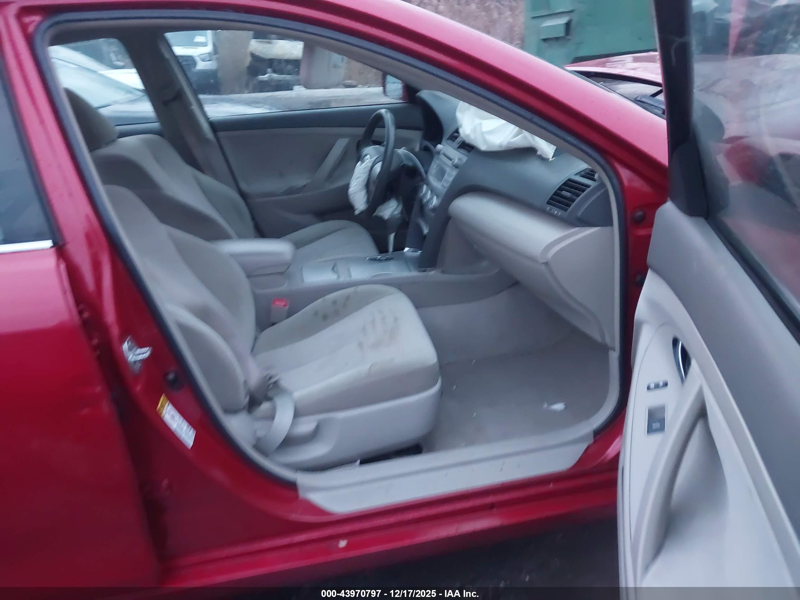 TOYOTA CAMRY image 5