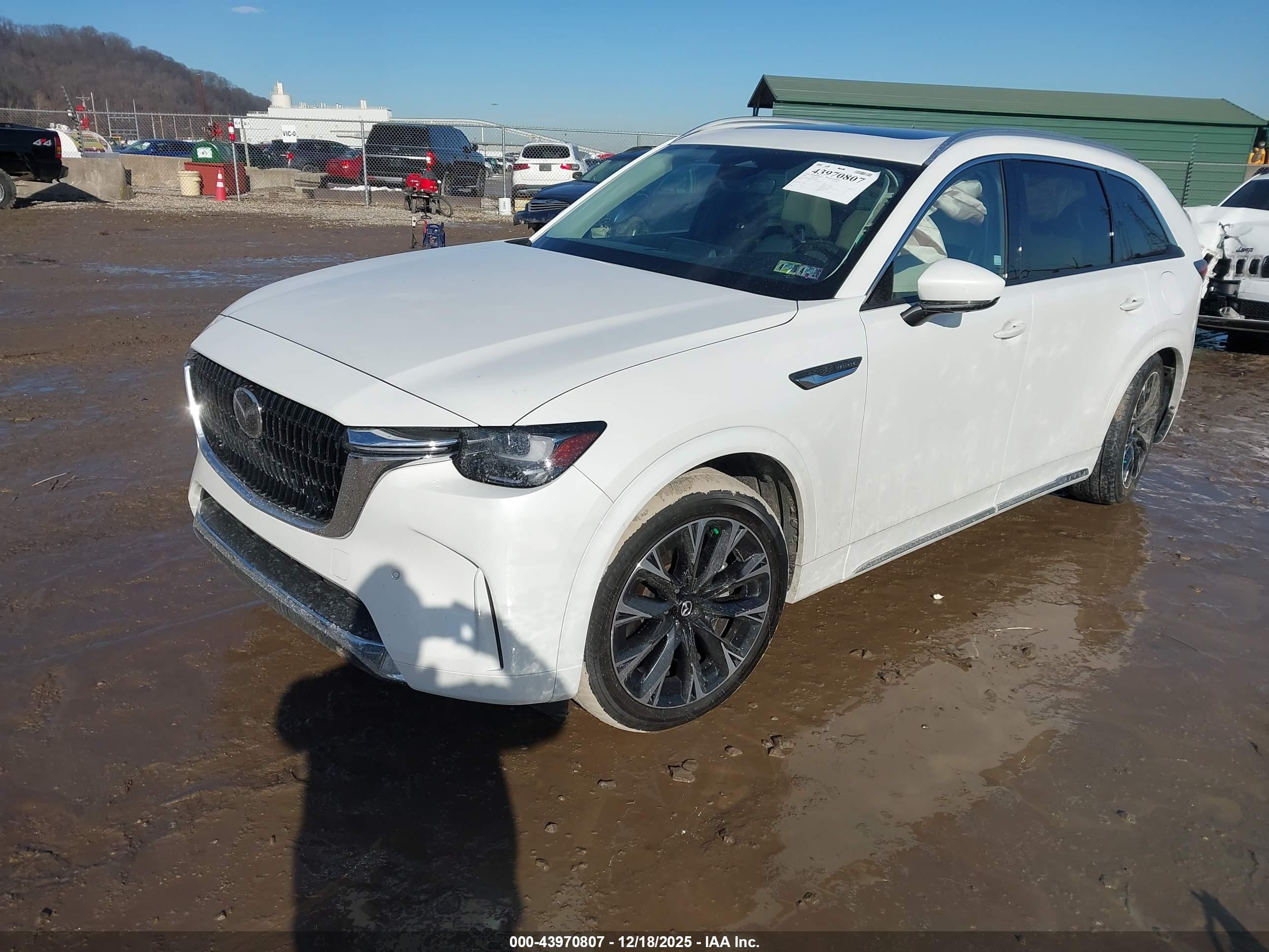 MAZDA CX-90 image 2