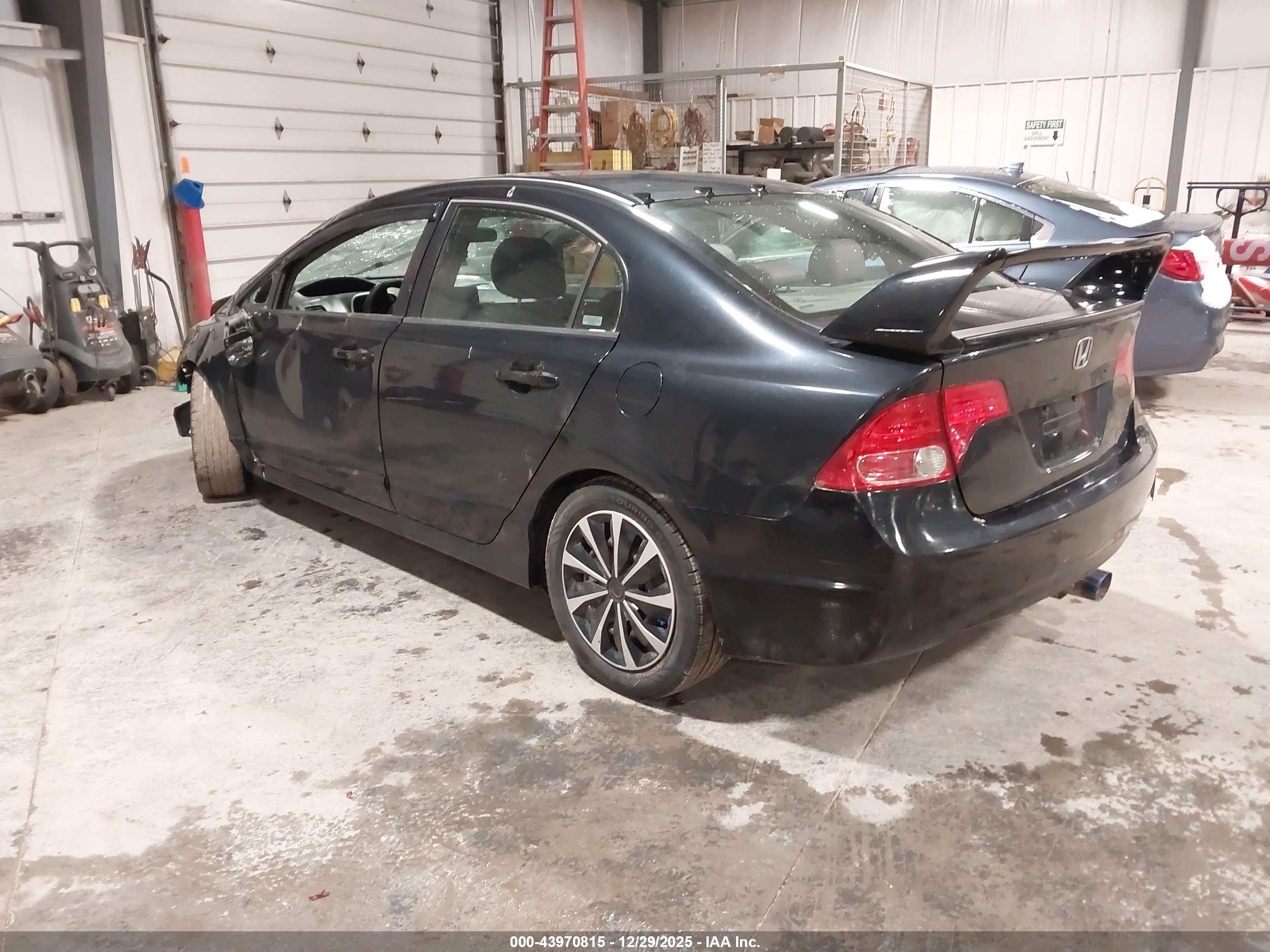 HONDA CIVIC image 3