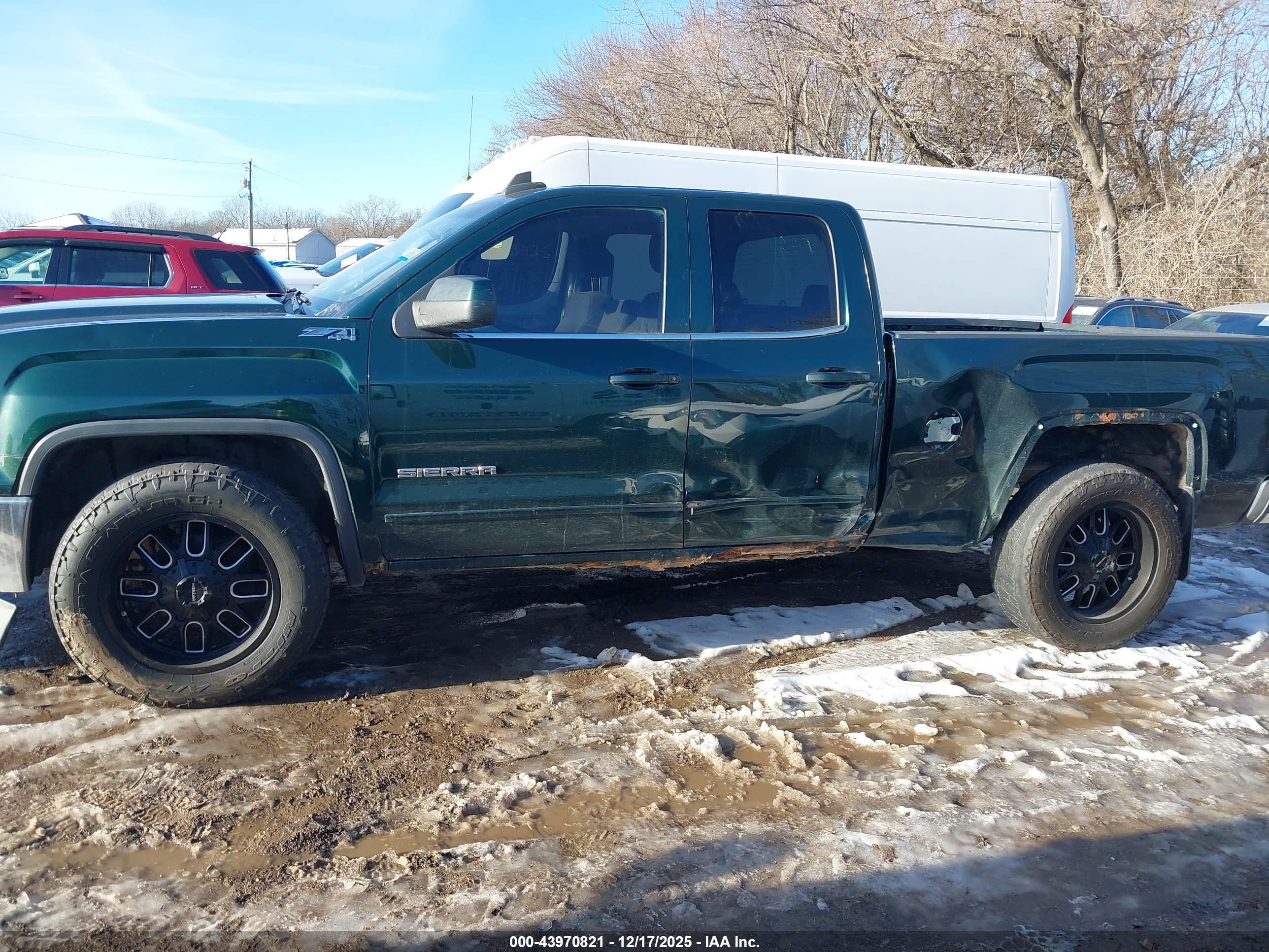 GMC SIERRA image 6