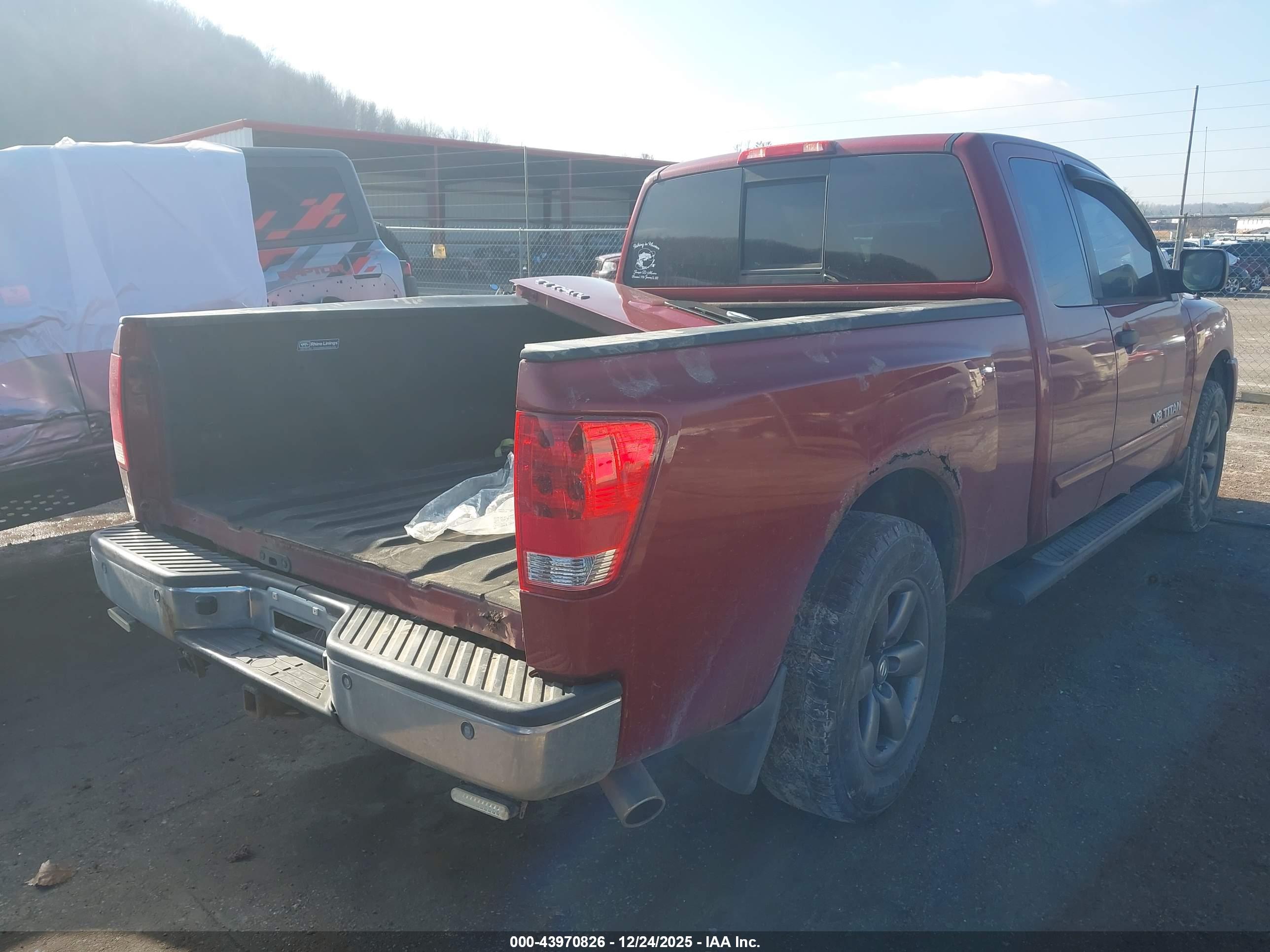 NISSAN TITAN image 4