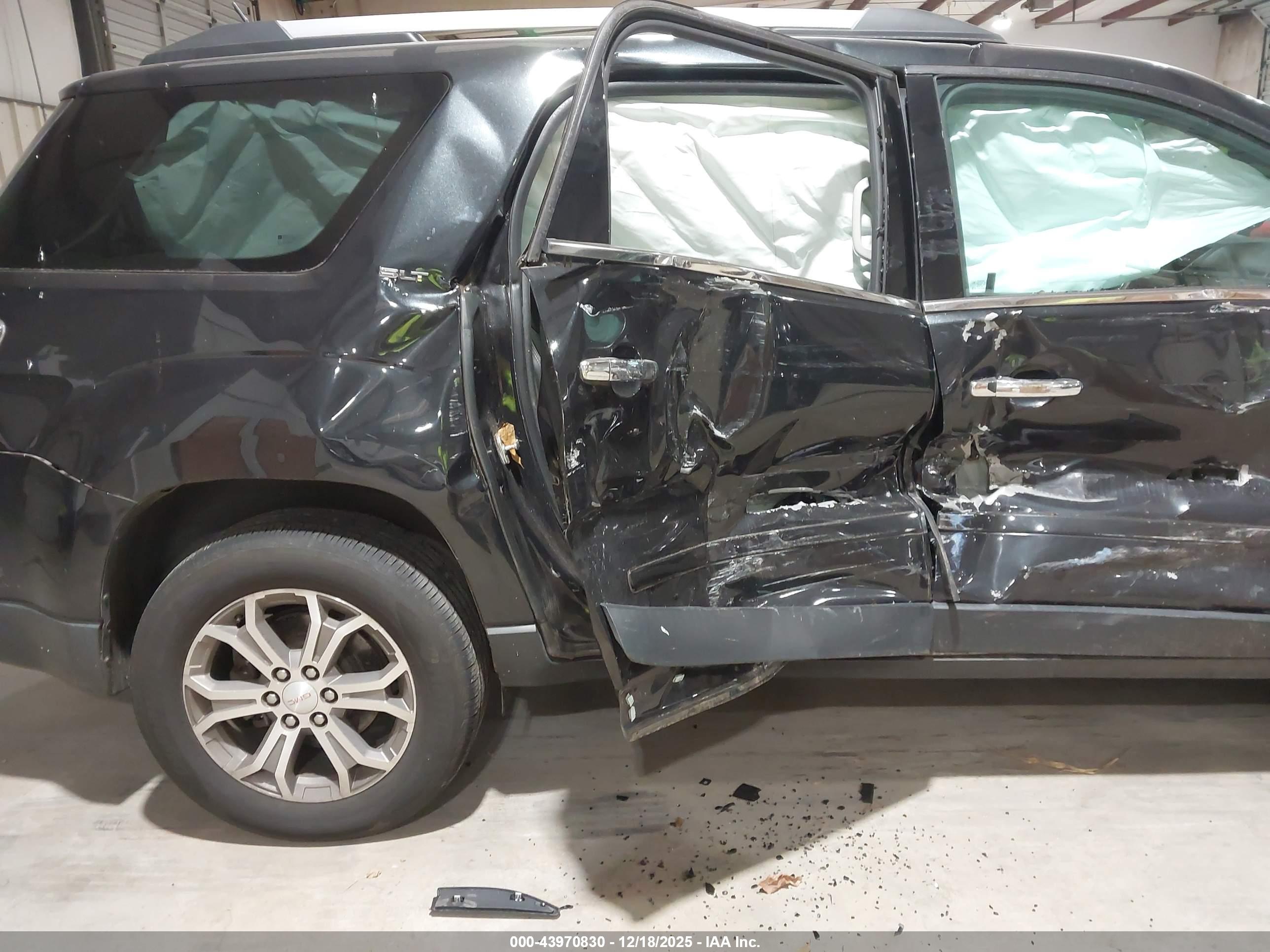 GMC ACADIA image 6