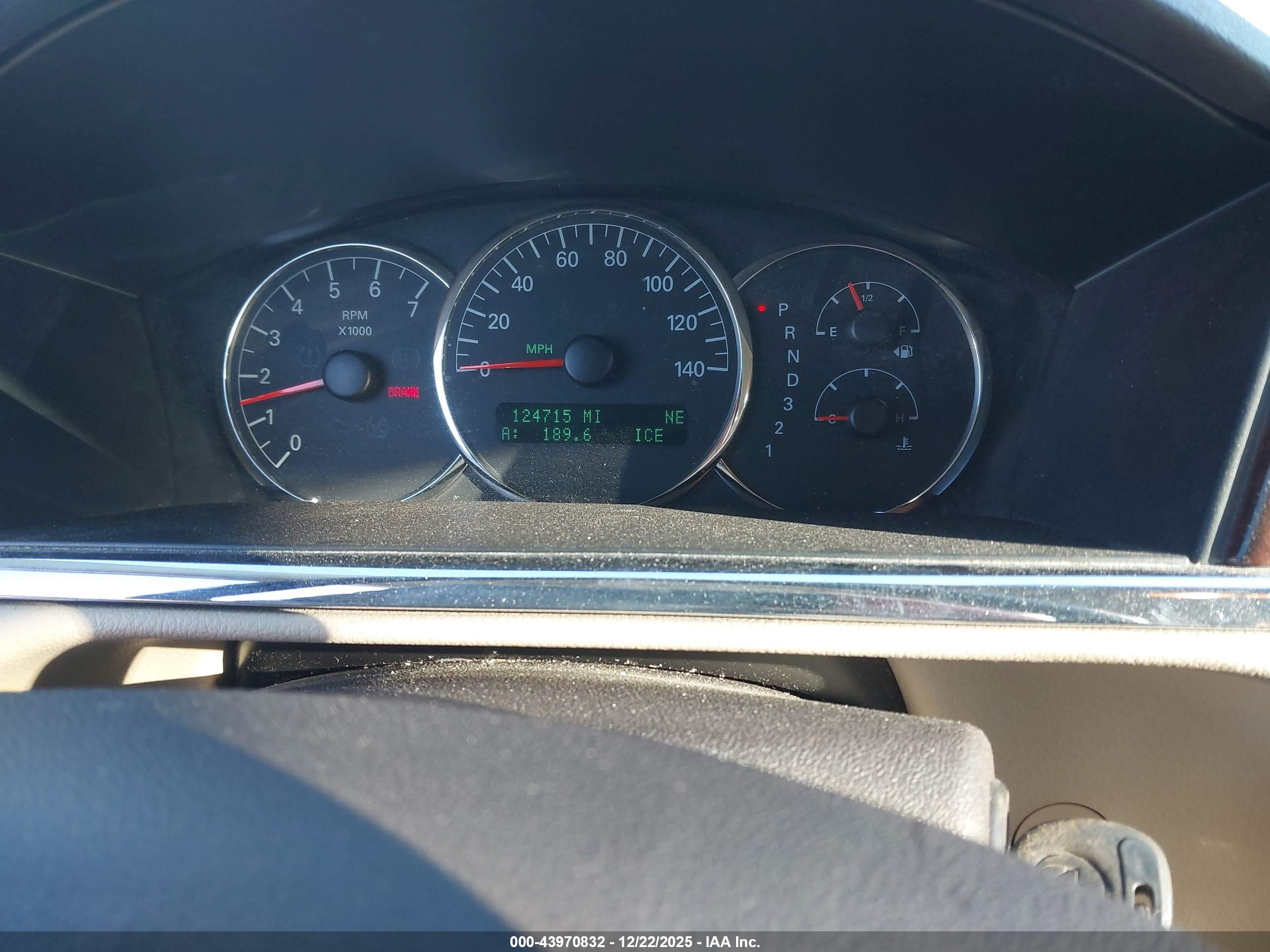 BUICK LACROSSE image 7