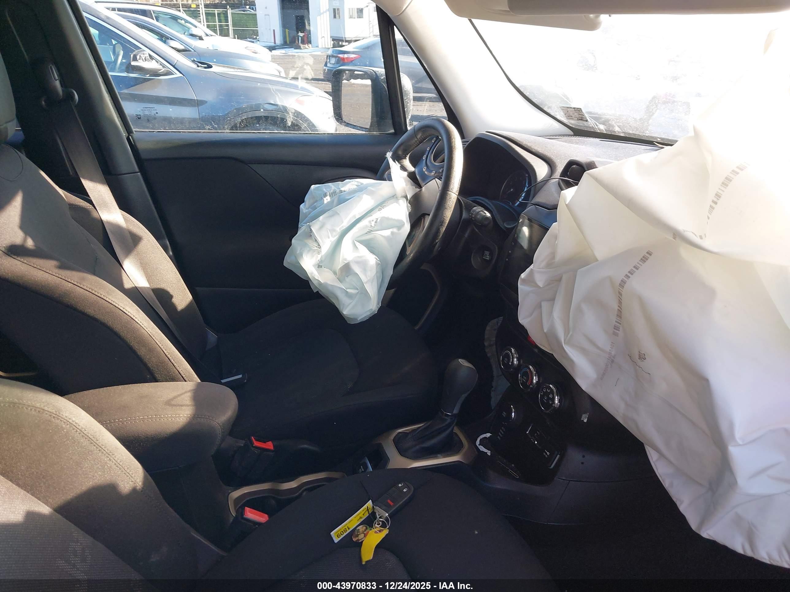 JEEP RENEGADE image 5