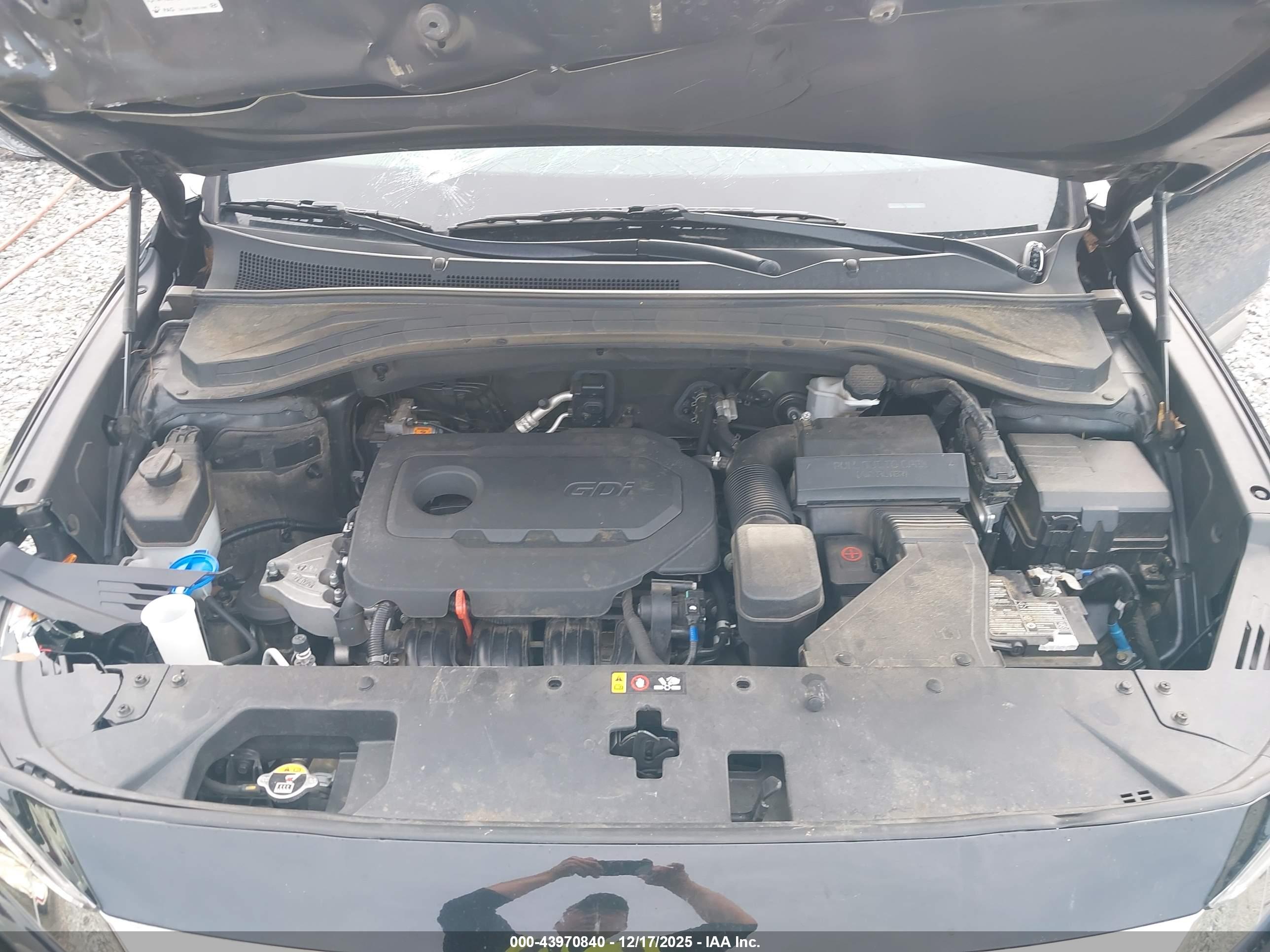 HYUNDAI SANTA image 10