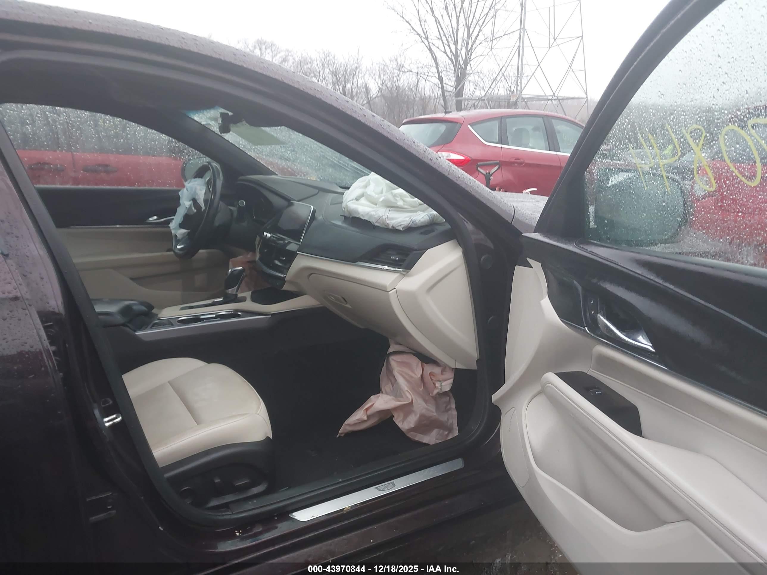 CADILLAC CT4 image 5