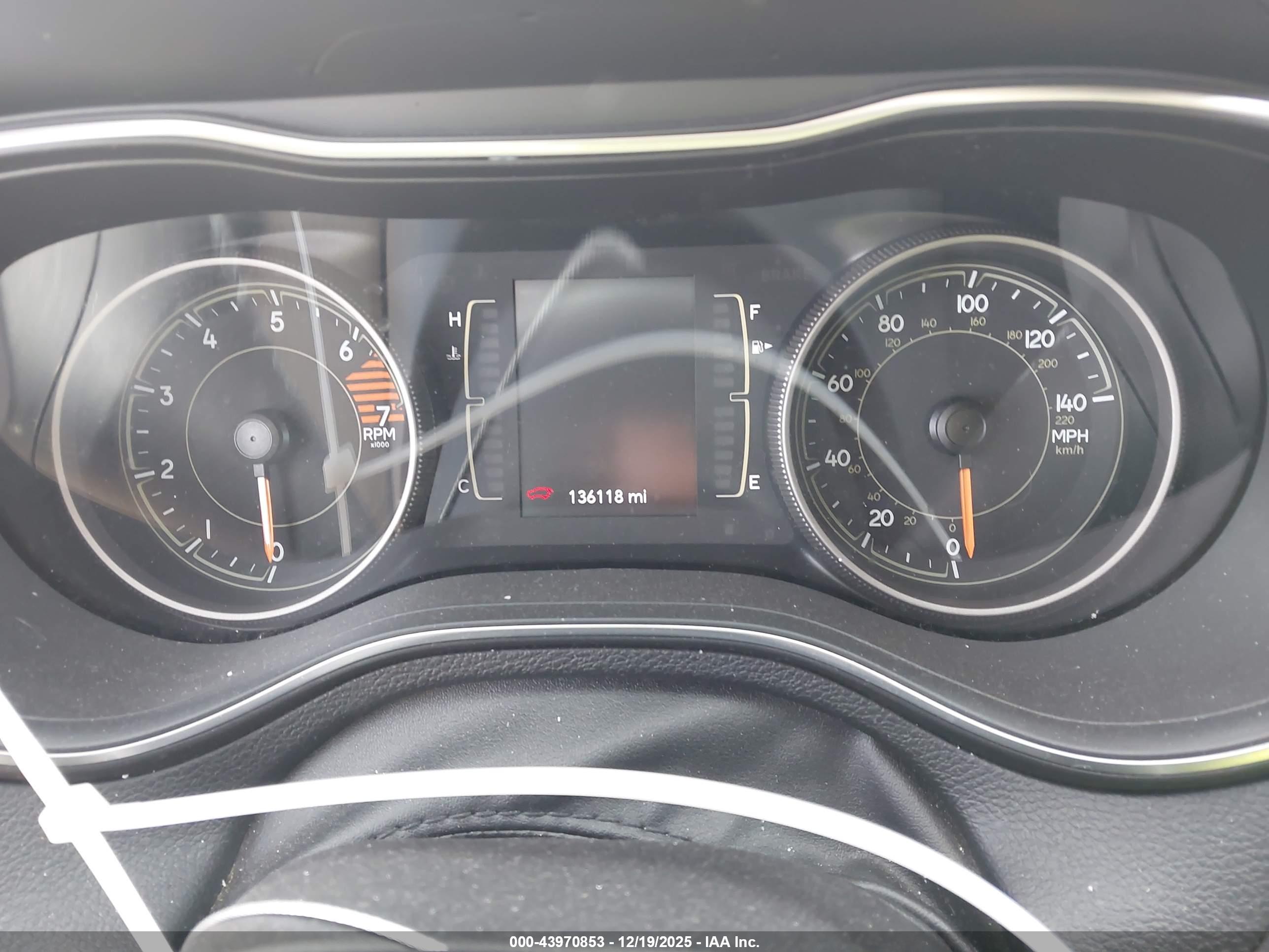 JEEP CHEROKEE image 7